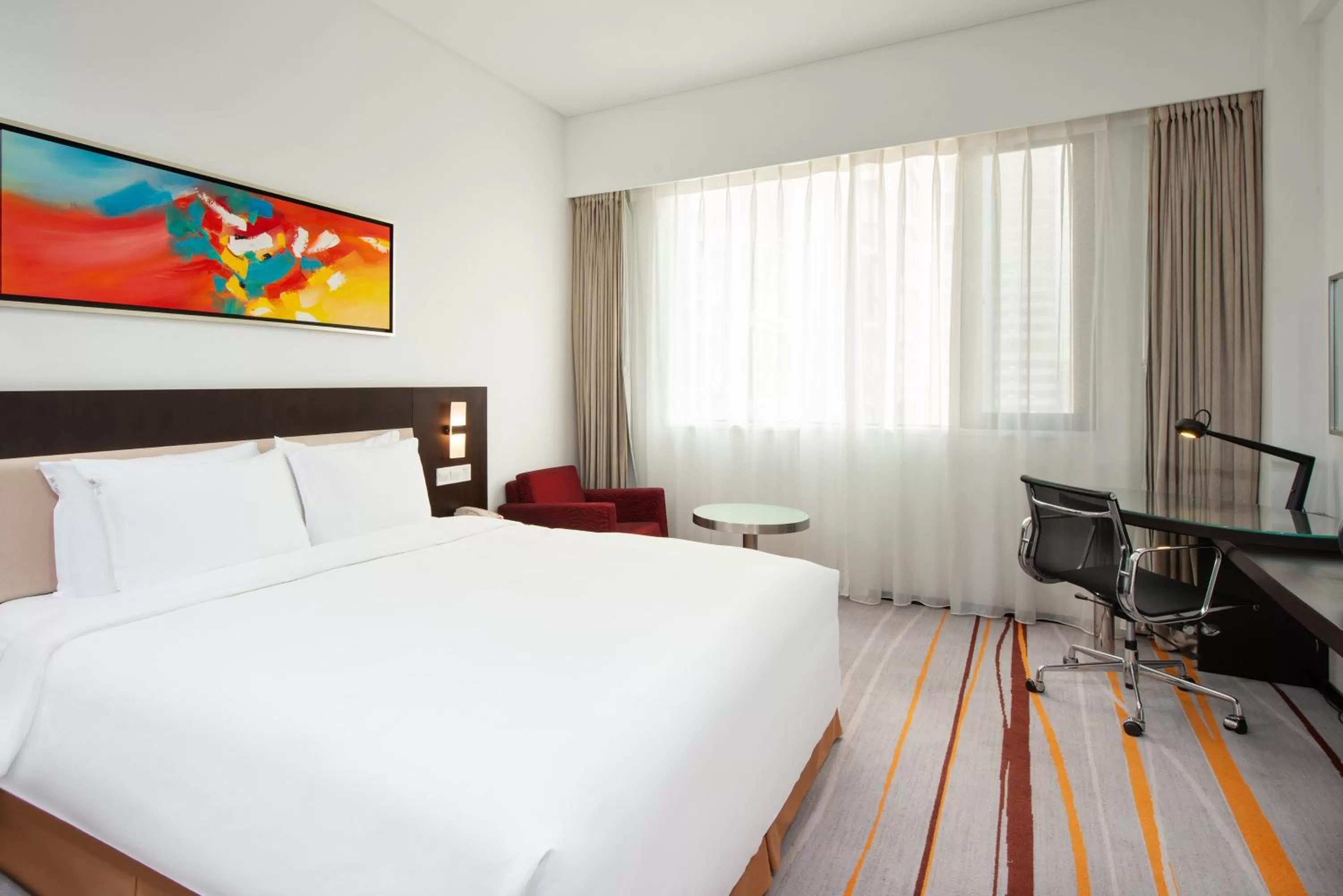 Photo of the whole room, Bed in Holiday Inn Express Chengdu Gulou