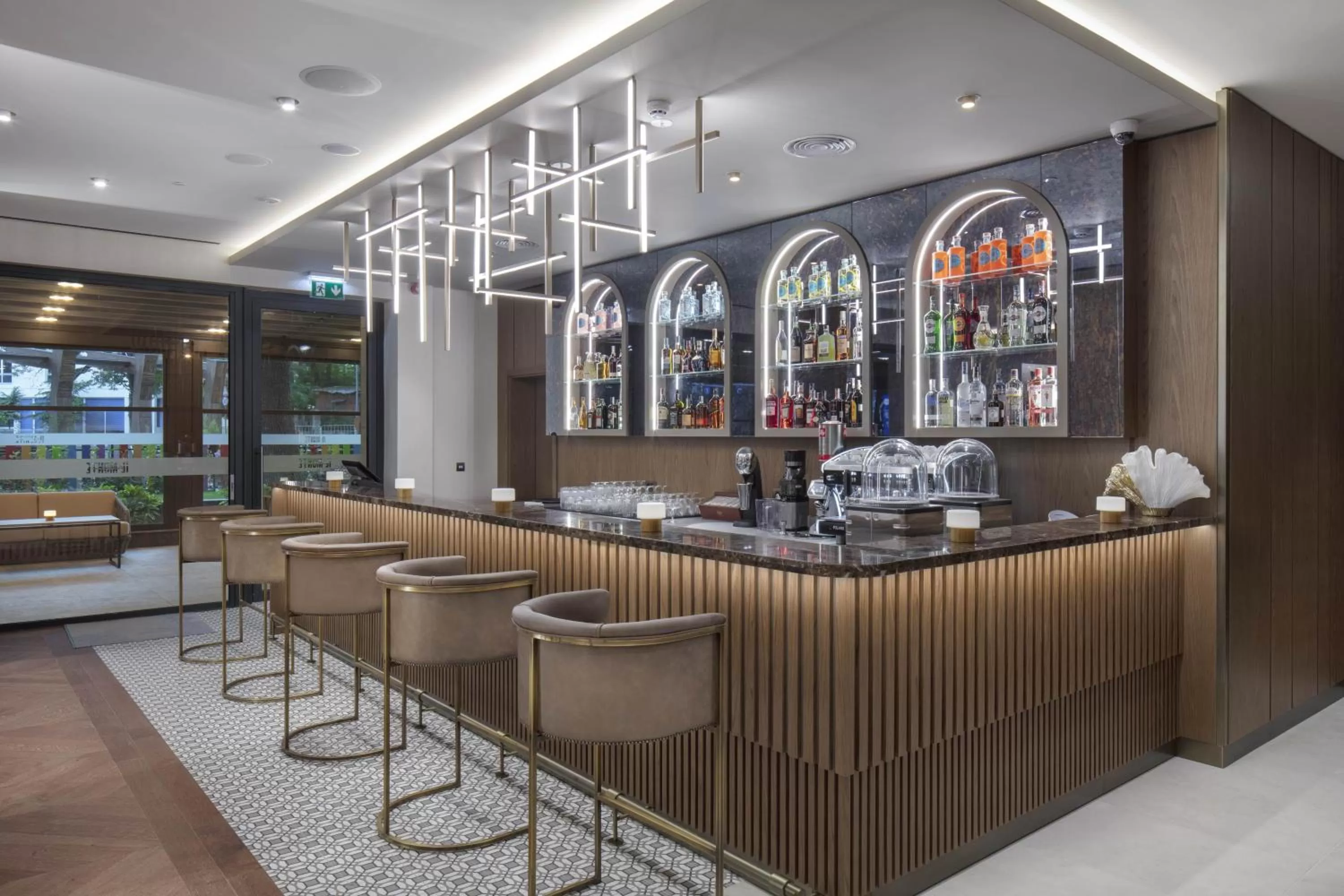 Lounge or bar in Doubletree By Hilton Plovdiv Center
