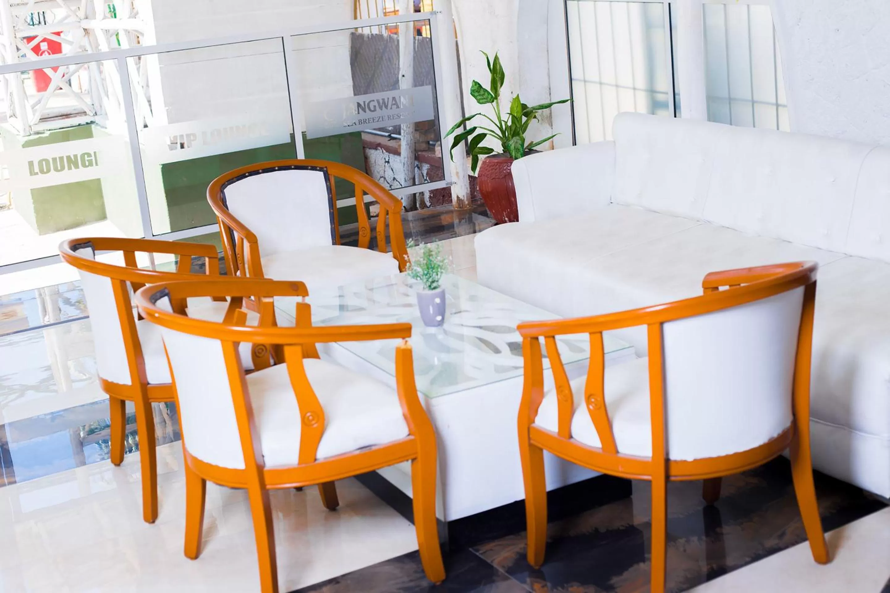 Lounge or bar in Best Western Jangwani Sea Breeze Resort