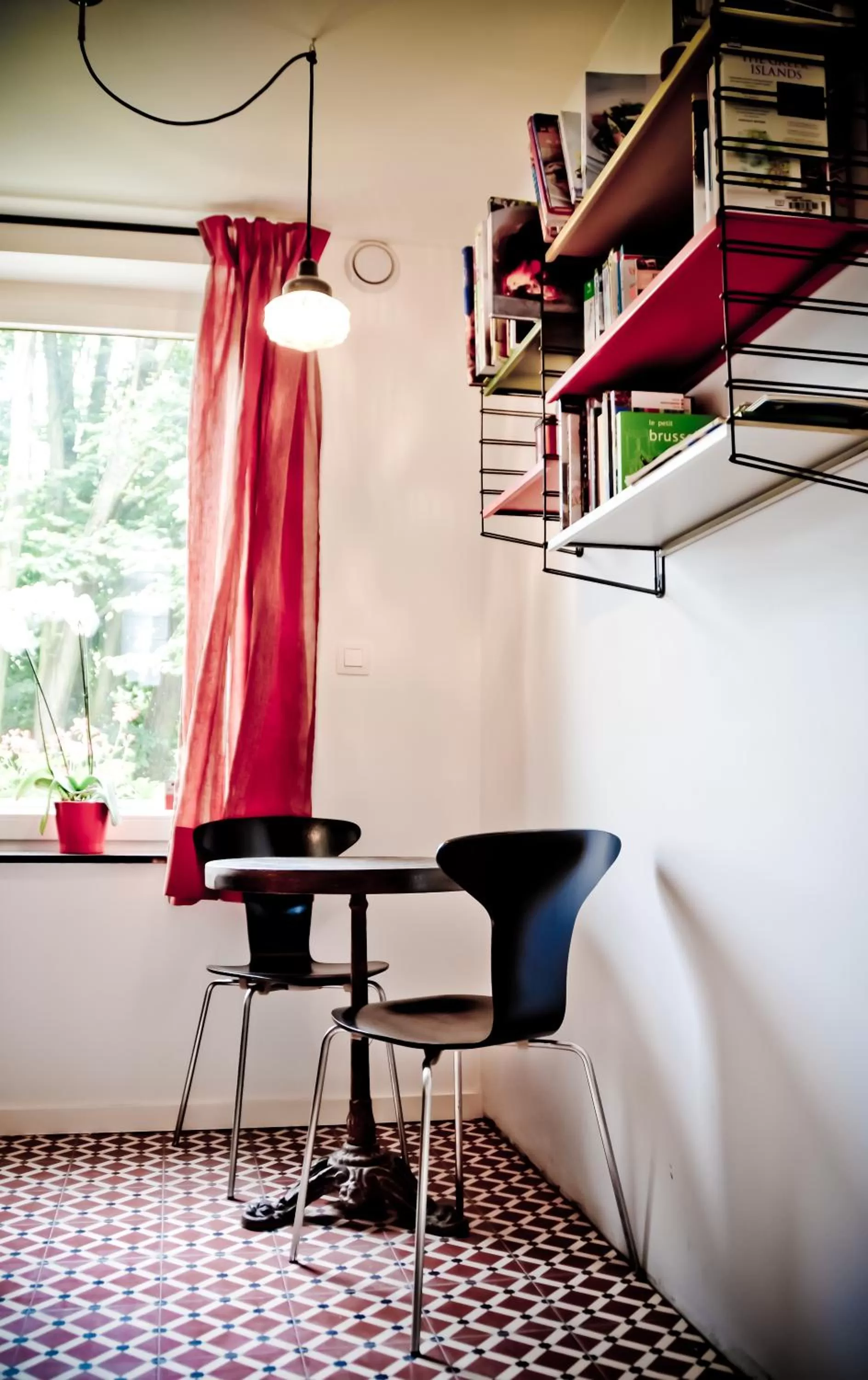 Restaurant/places to eat in House Ninety Guesthouse