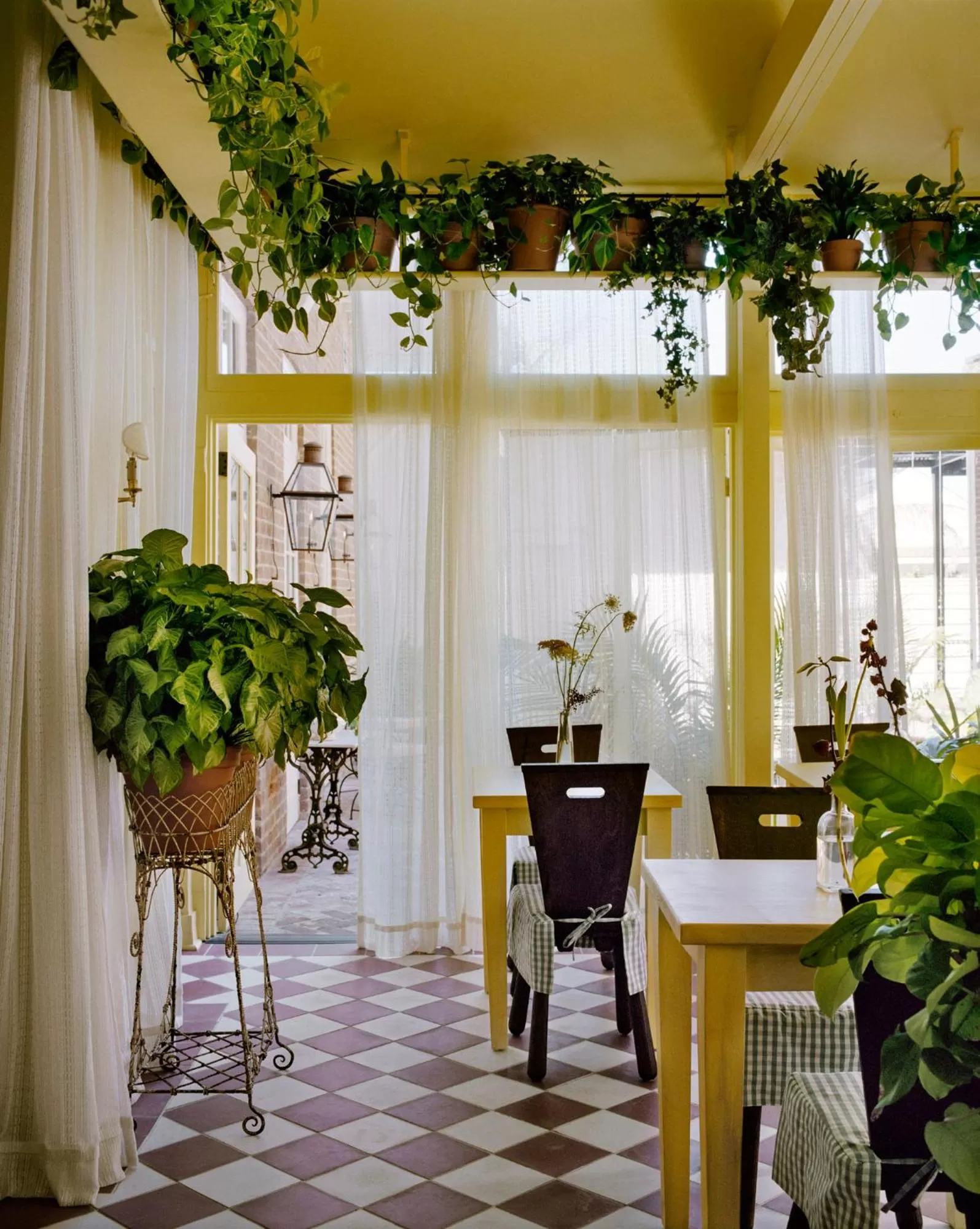 Lounge or bar in Hotel Peter and Paul, an Ash Hotel