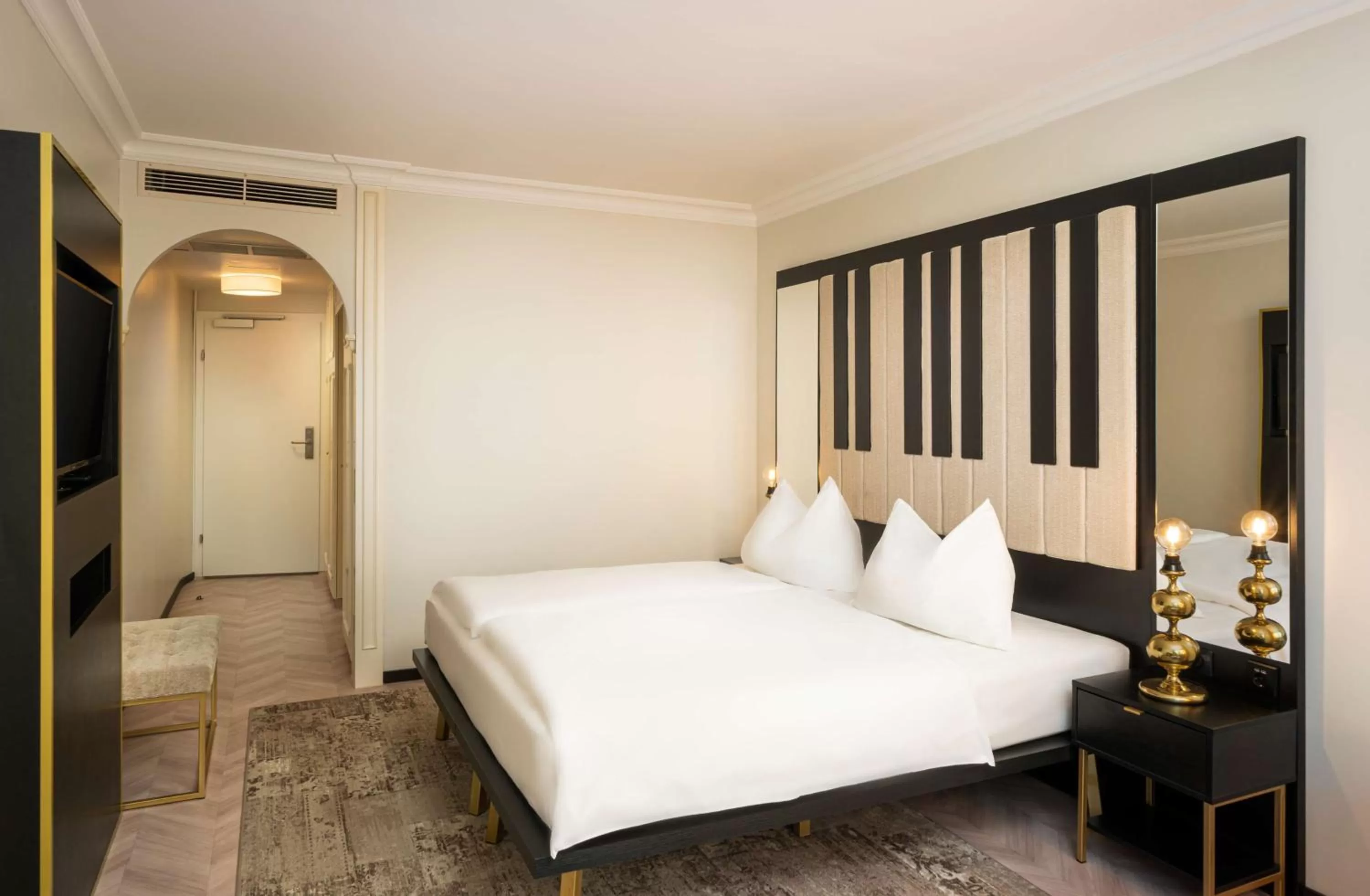 Bedroom, Bed in elaya hotel vienna city center