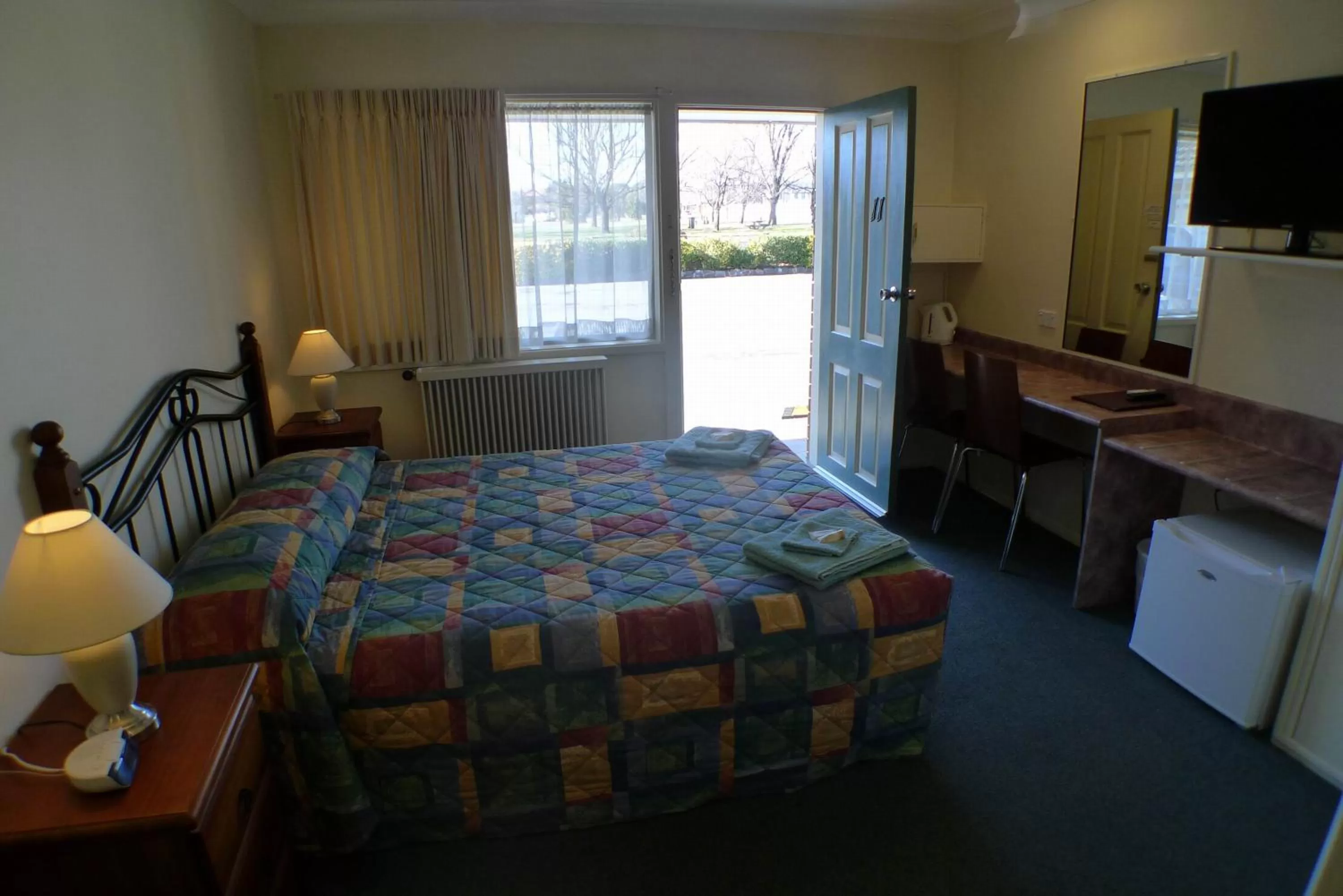 Bed in Parkhaven Motel