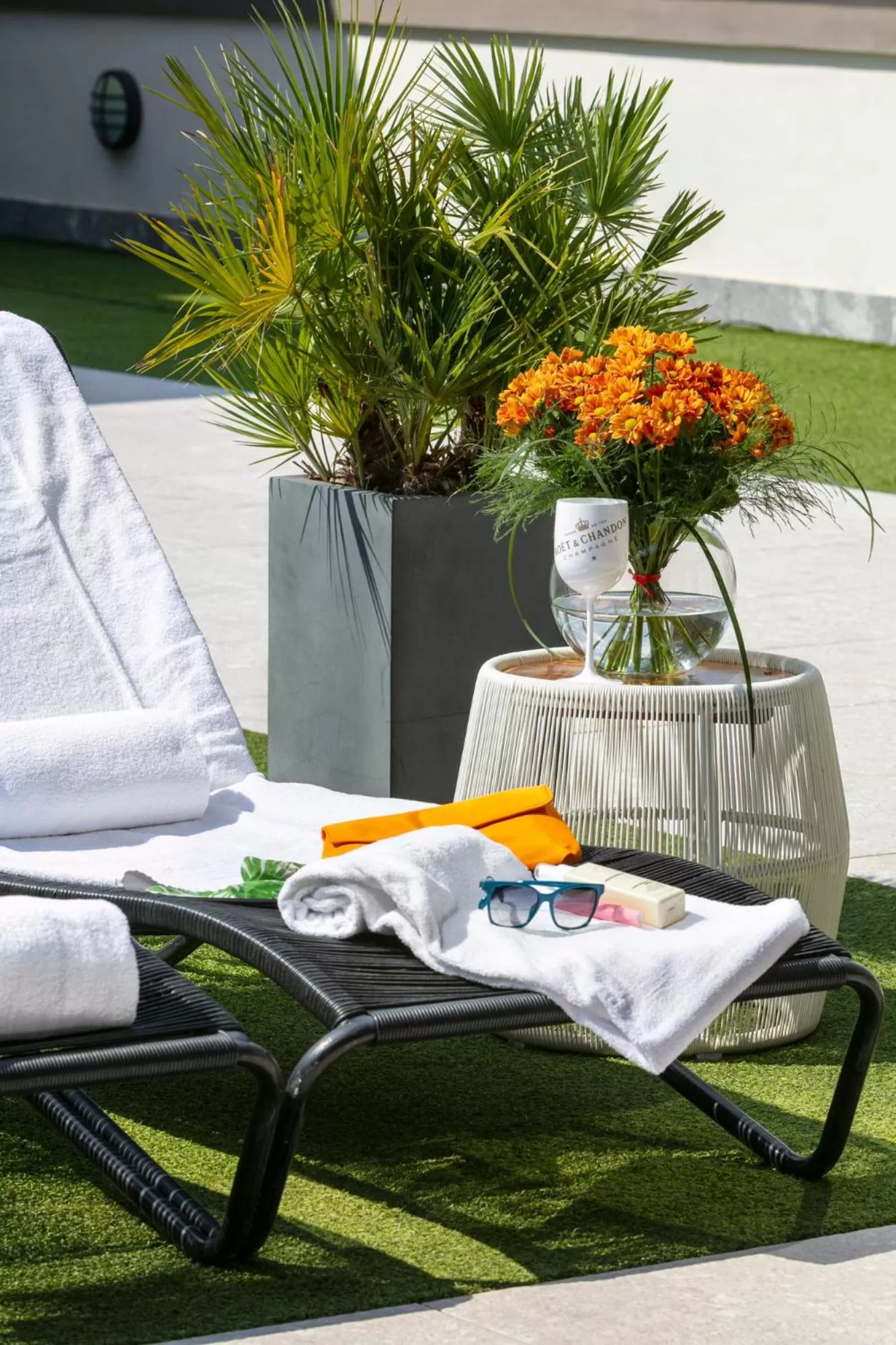 Swimming pool in Emperador