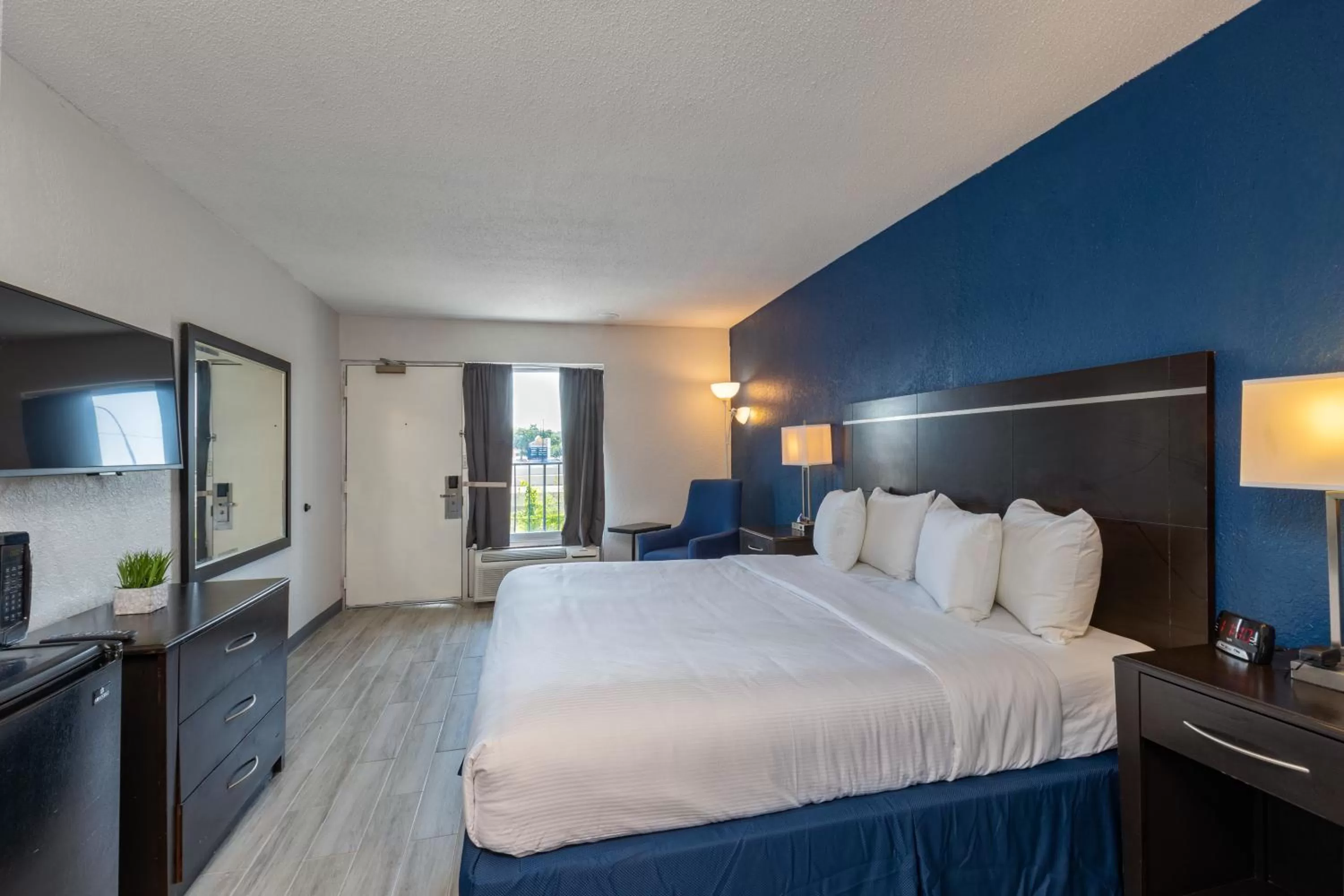 Bedroom in Baymont by Wyndham Altamonte Springs