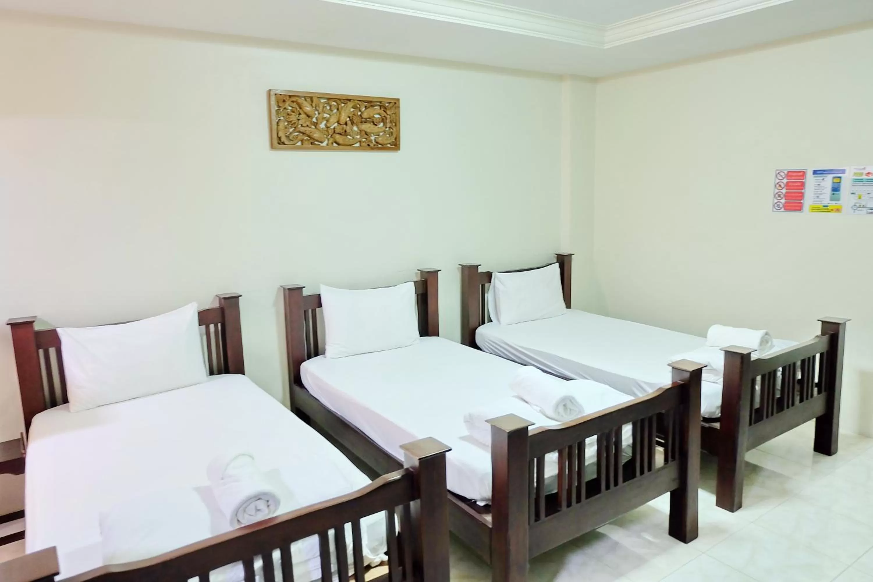 Photo of the whole room, Bed in Siam House Interplace