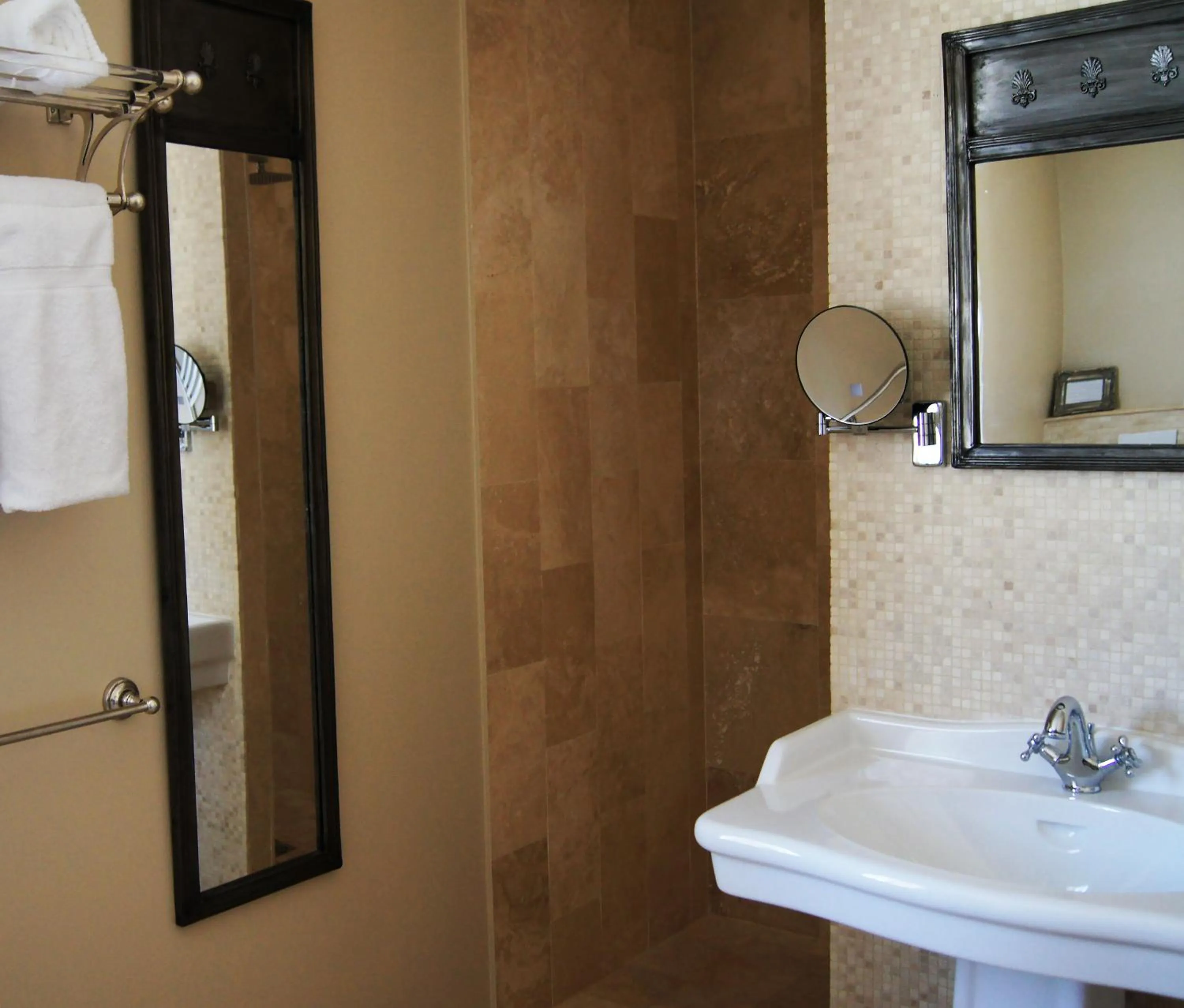 Bathroom in La Villa Mazarin