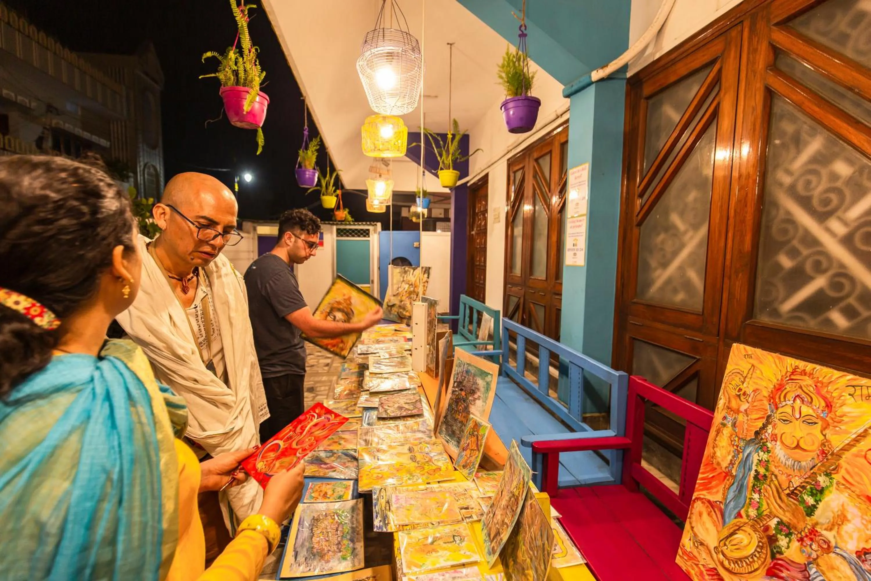 People in goSTOPS Lite Varanasi