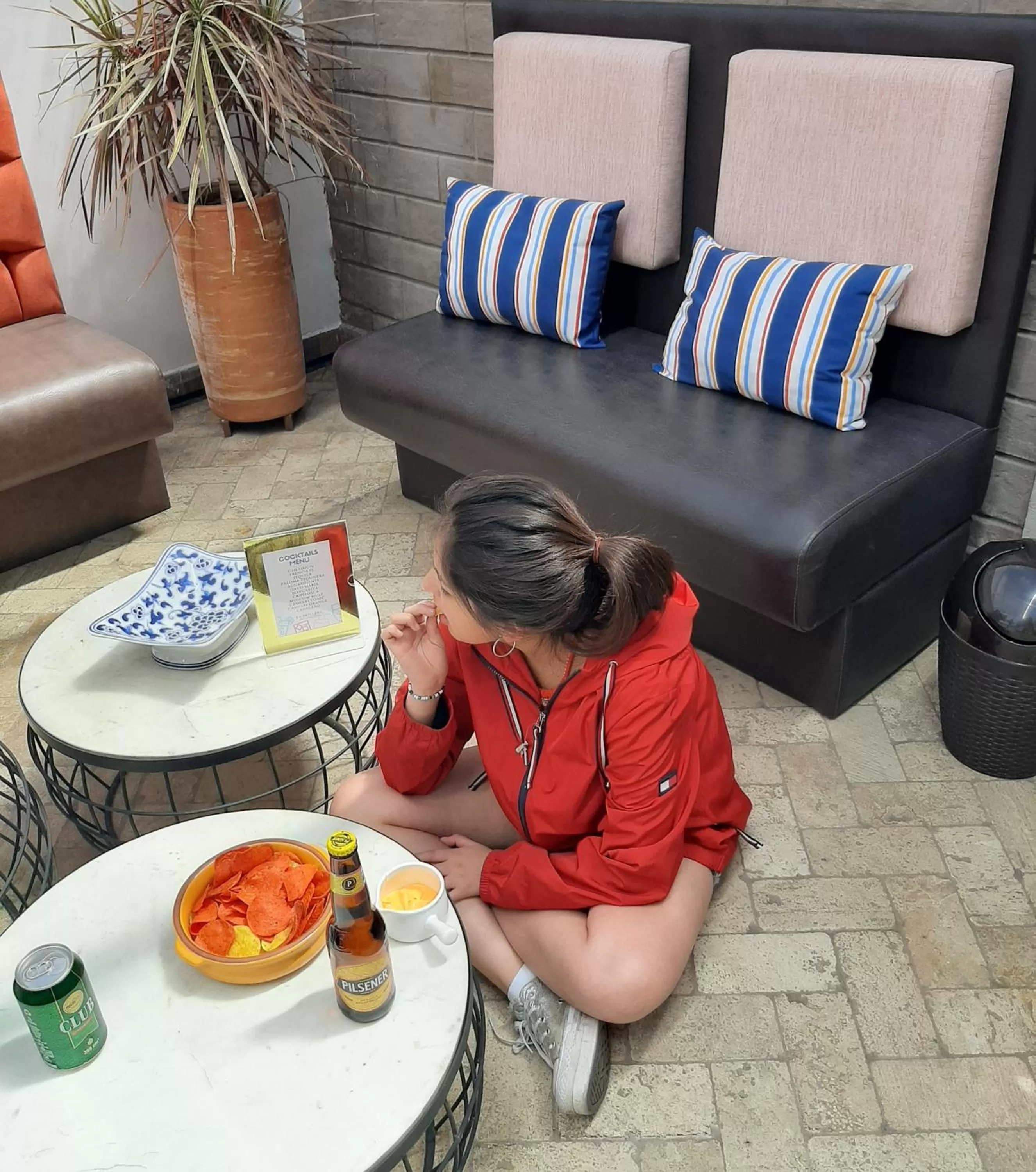 Restaurant/places to eat in Adamas House Hotel Boutique