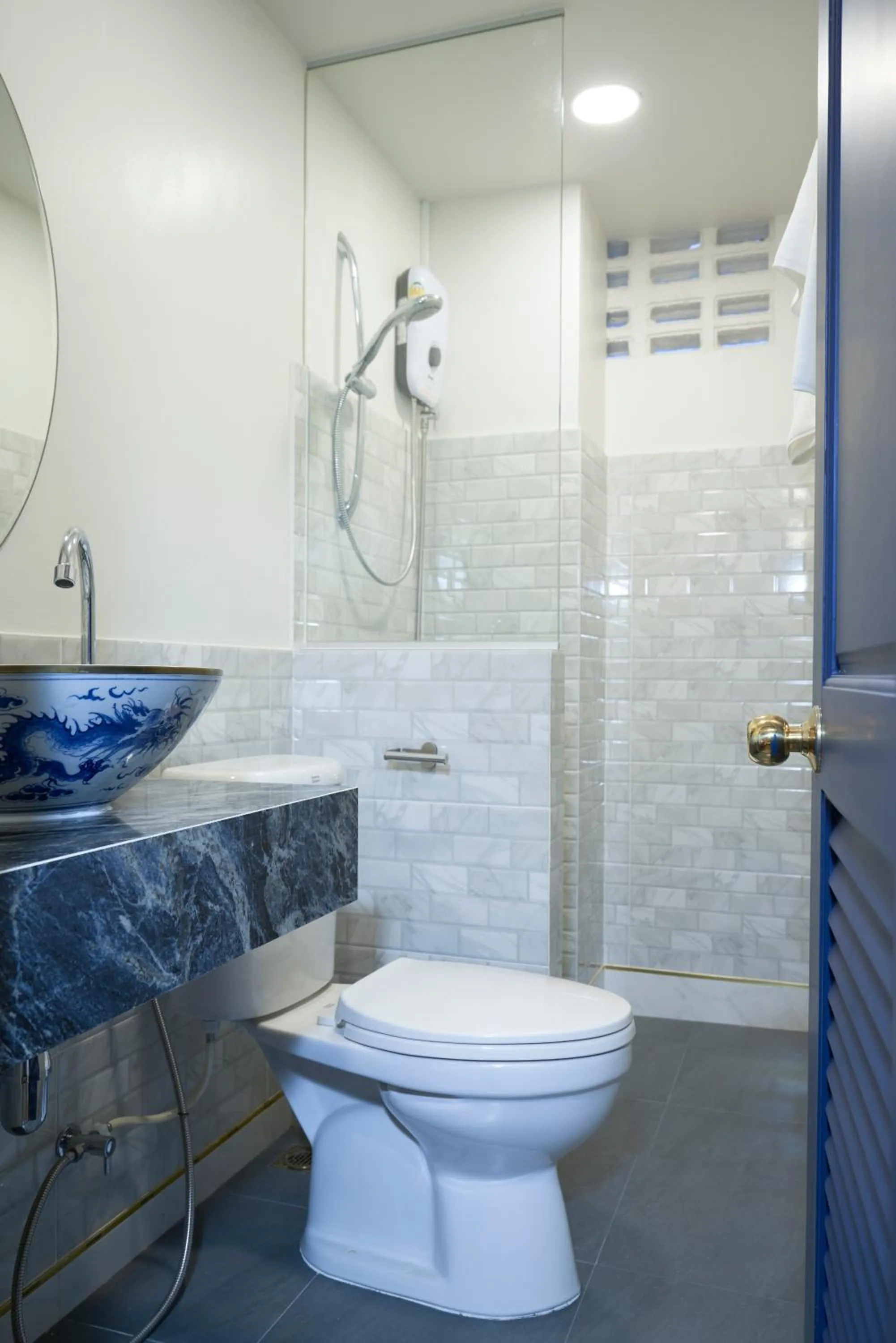 Bathroom in Sweet's Escape