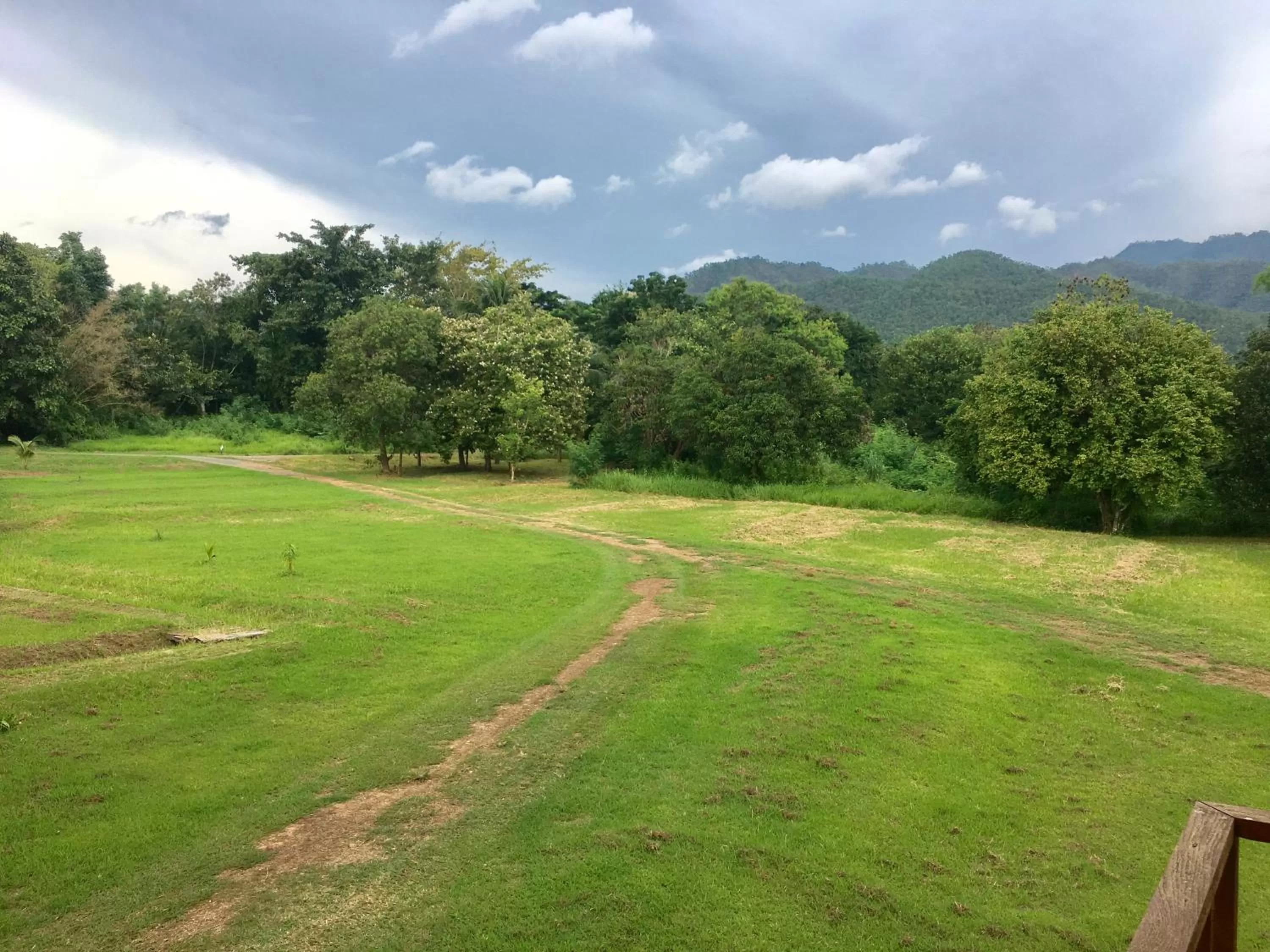 ห้วยน้ำรินรีสอร์ท The Creek Garden Resort