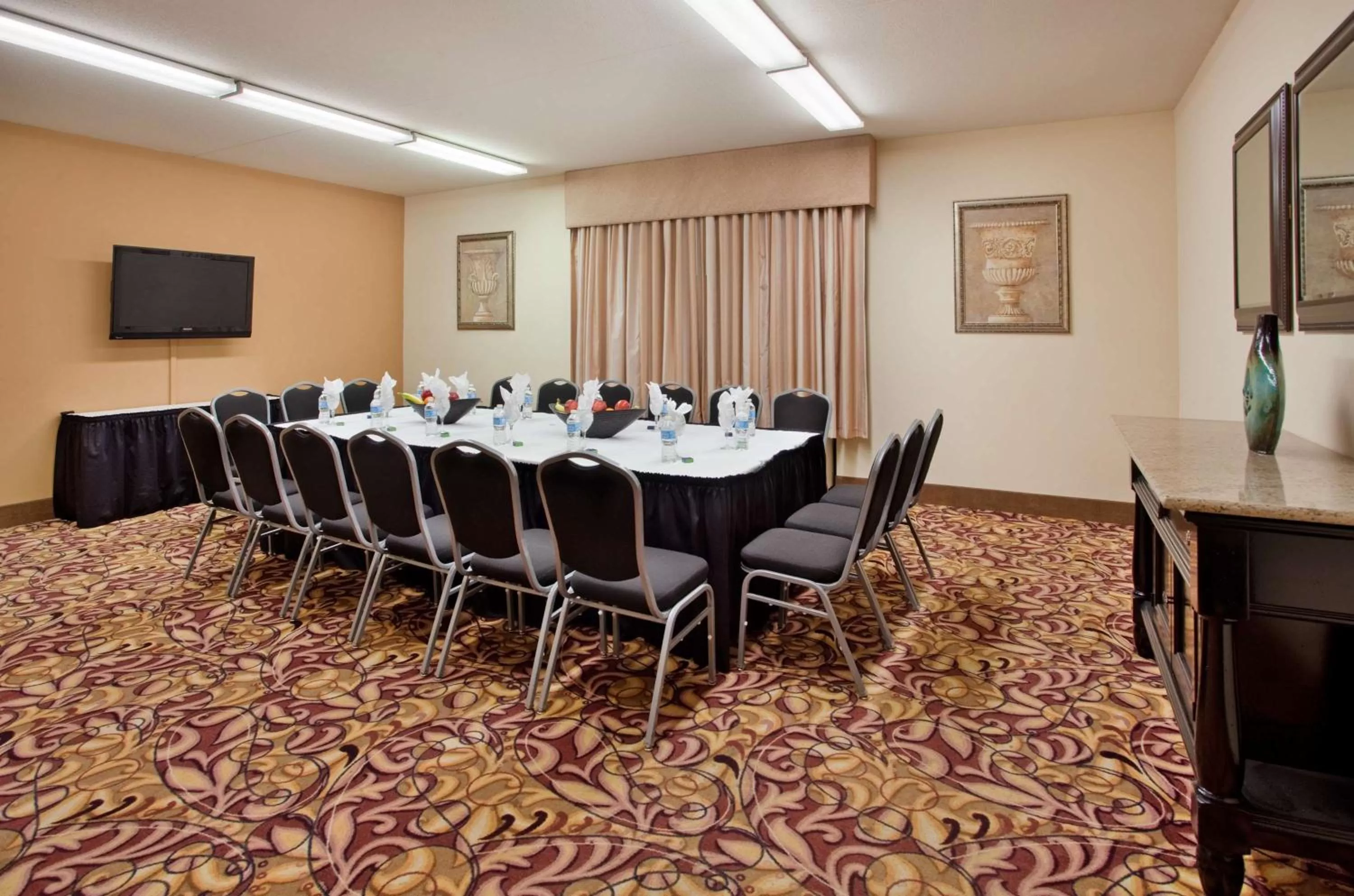 Meeting/conference room in Hampton Inn Pittsburgh/Airport