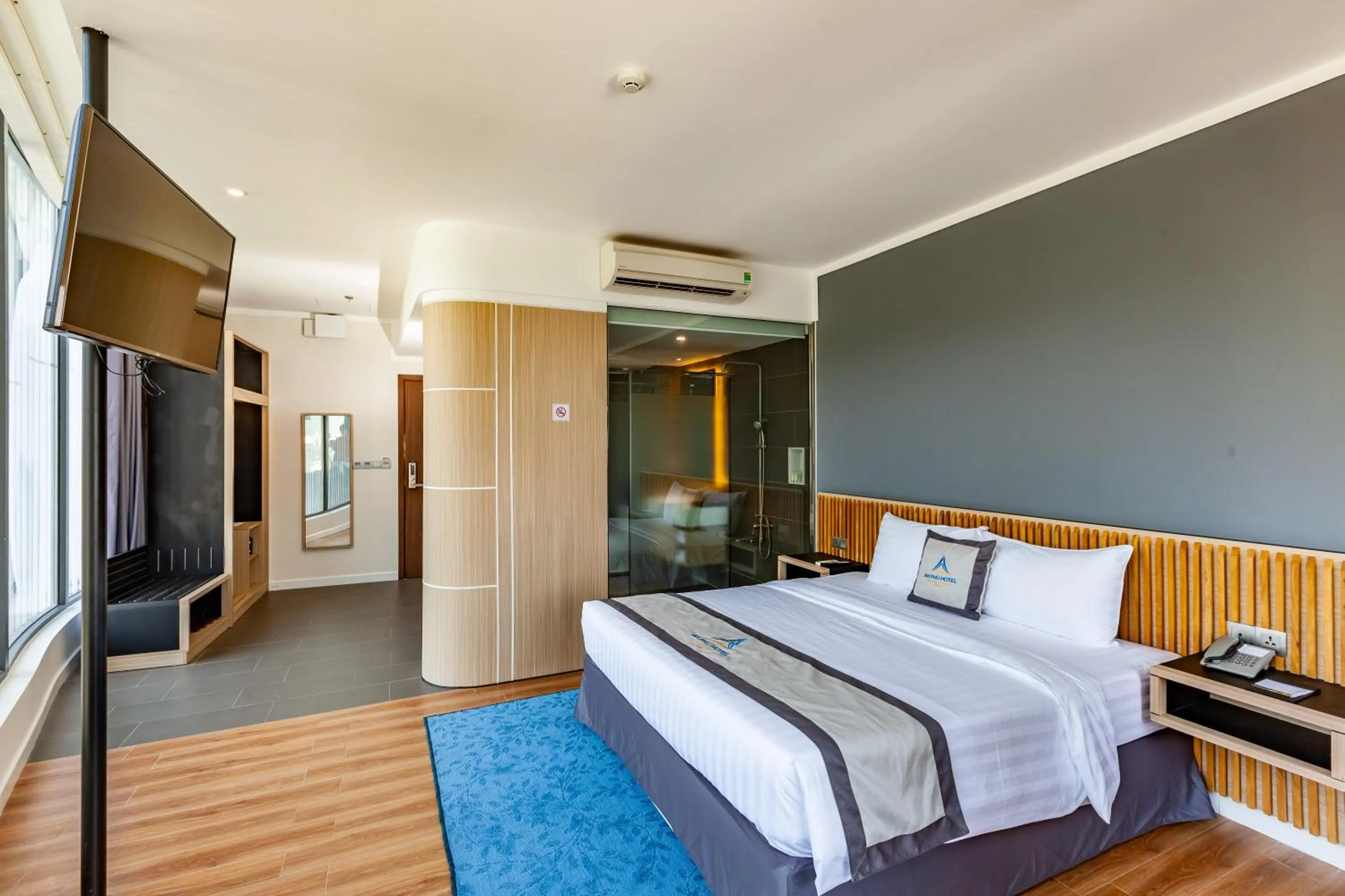 Photo of the whole room, Bed in An Phu Hotel