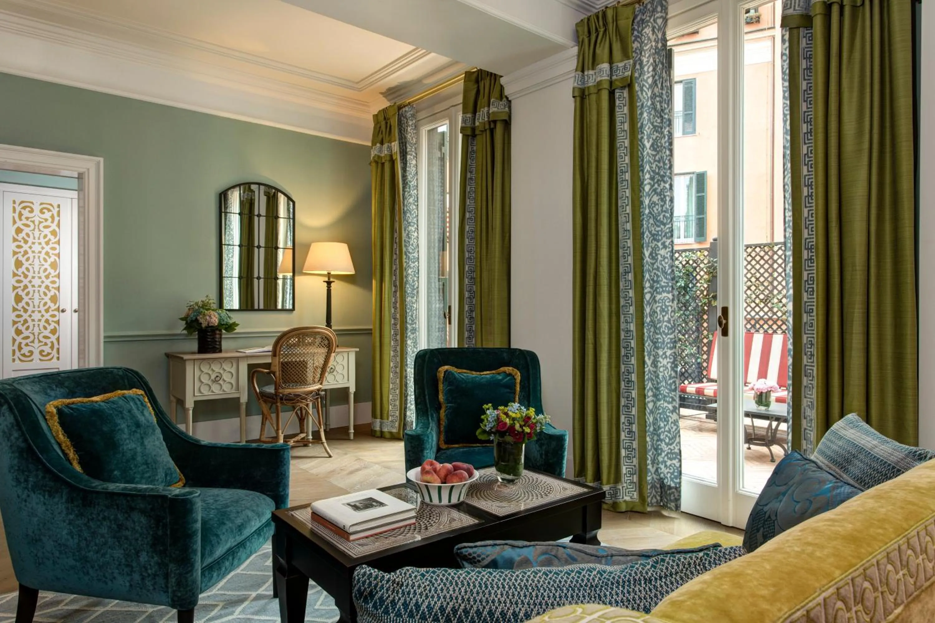 Living room in Rocco Forte Hotel De La Ville