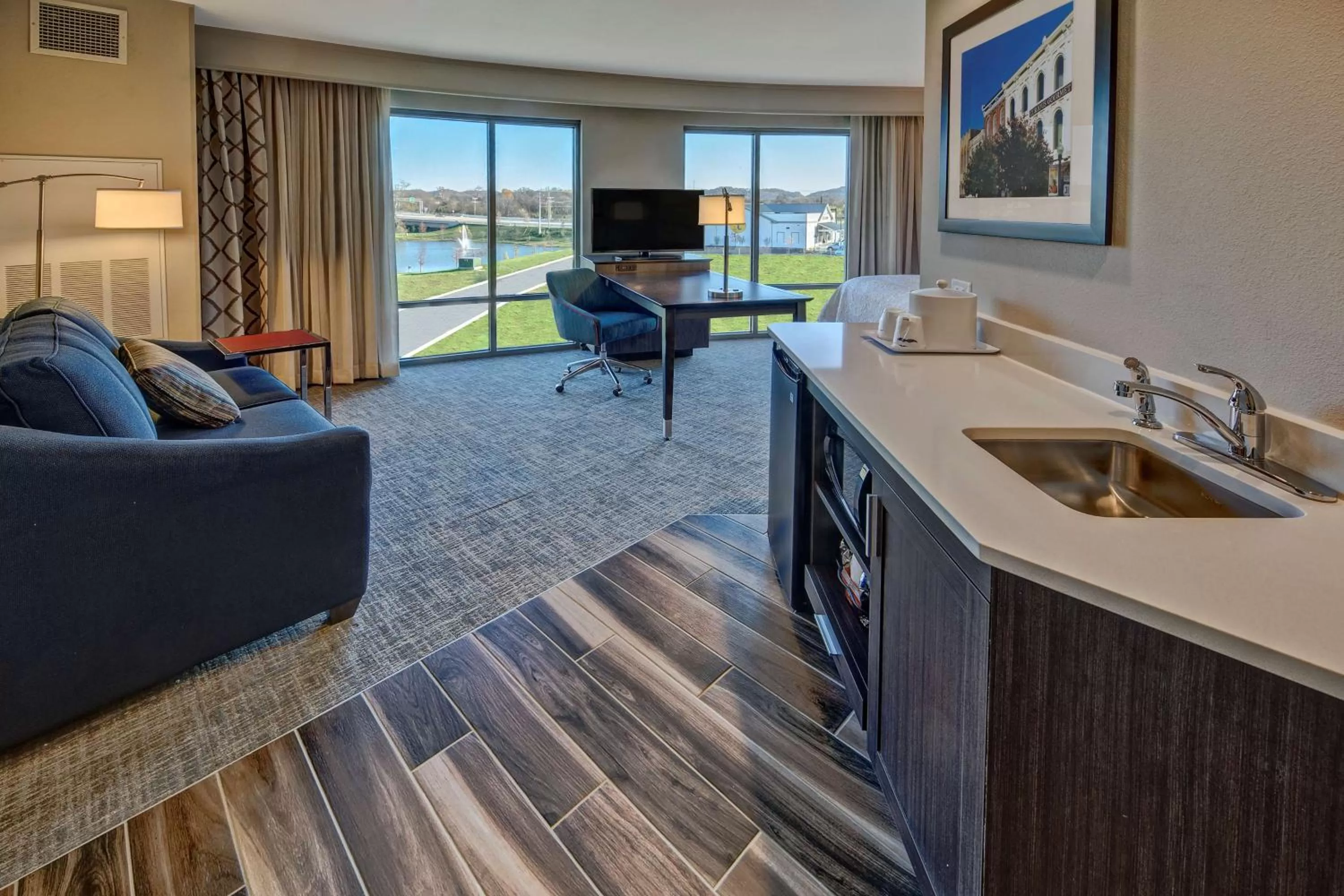 Bedroom in Hampton Inn & Suites Franklin Berry Farms, Tn