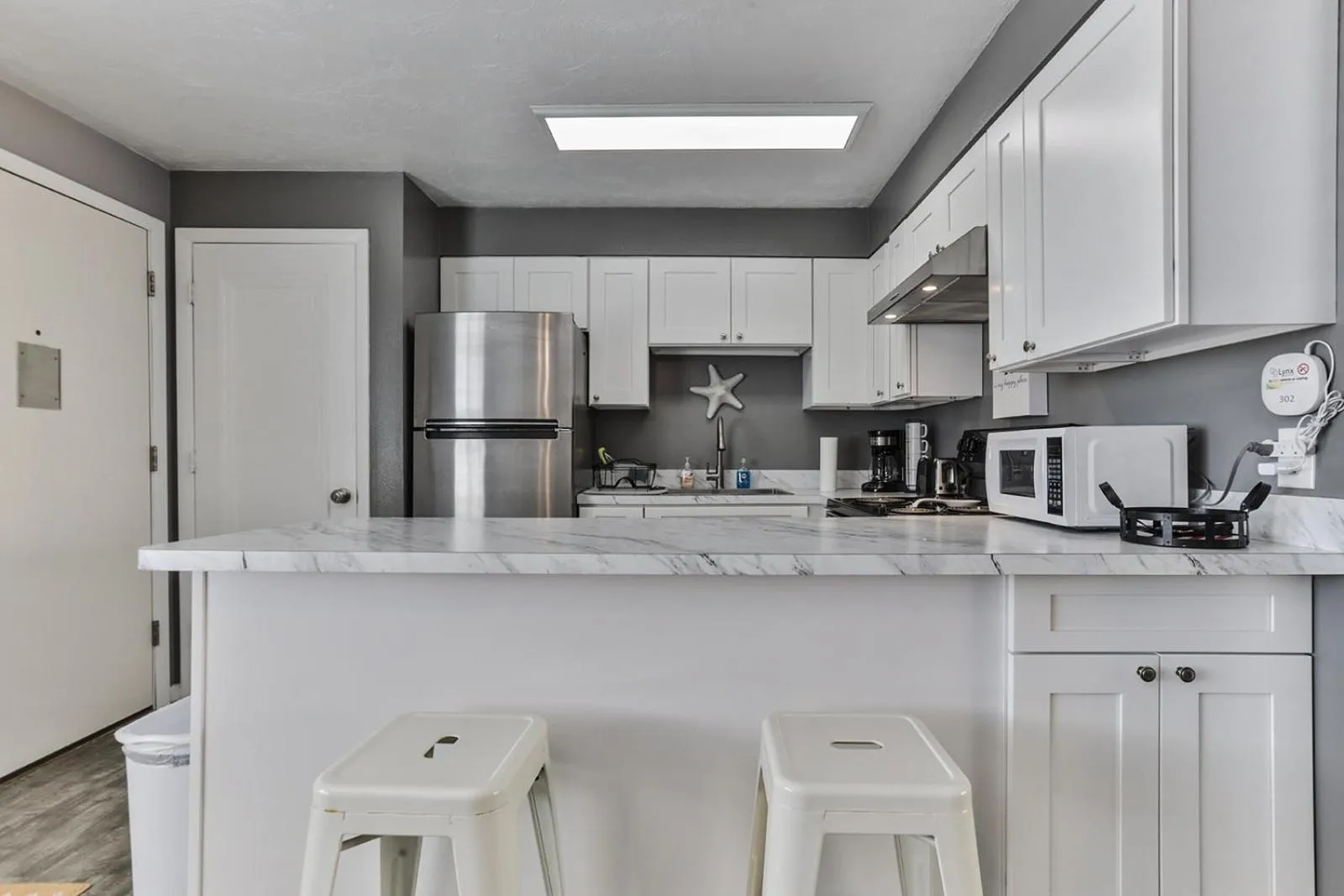 Kitchen or kitchenette in Coastal Waters