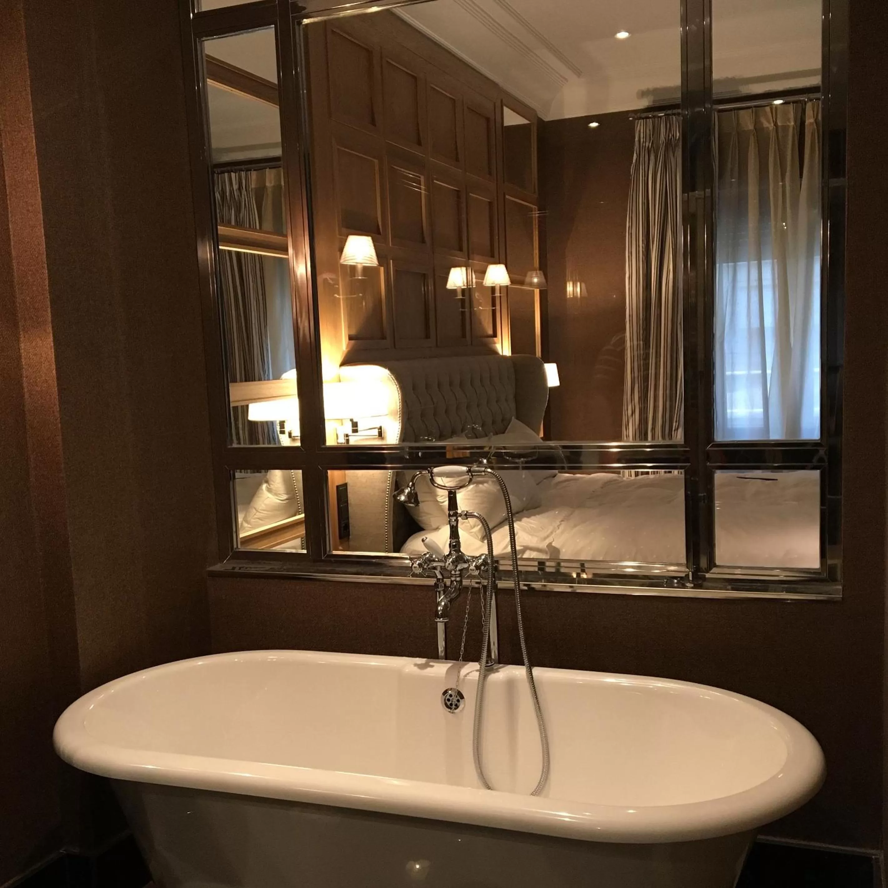 Bathroom, Bed in Hotel Rector