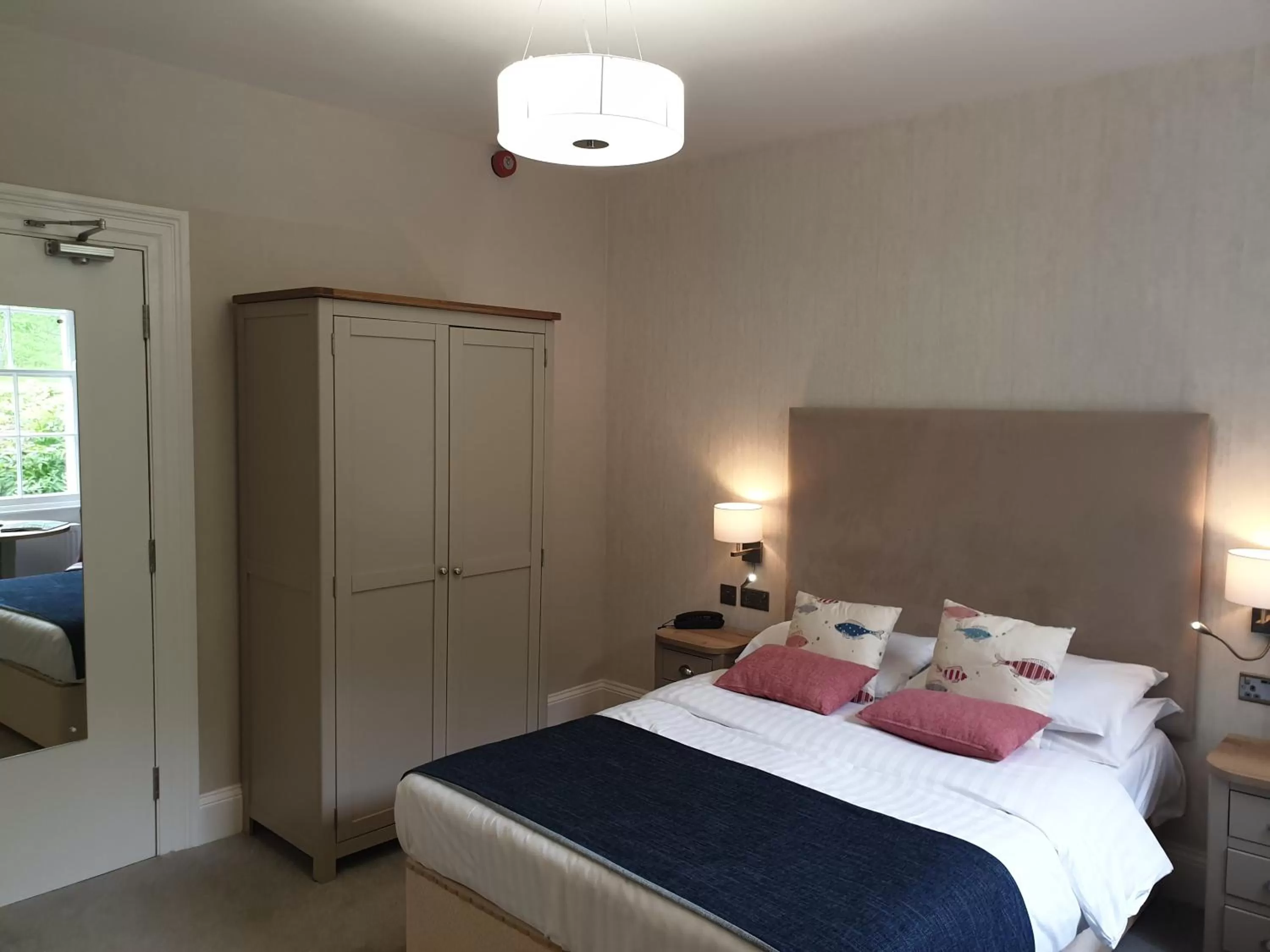 Bed in The Osborne Hotel