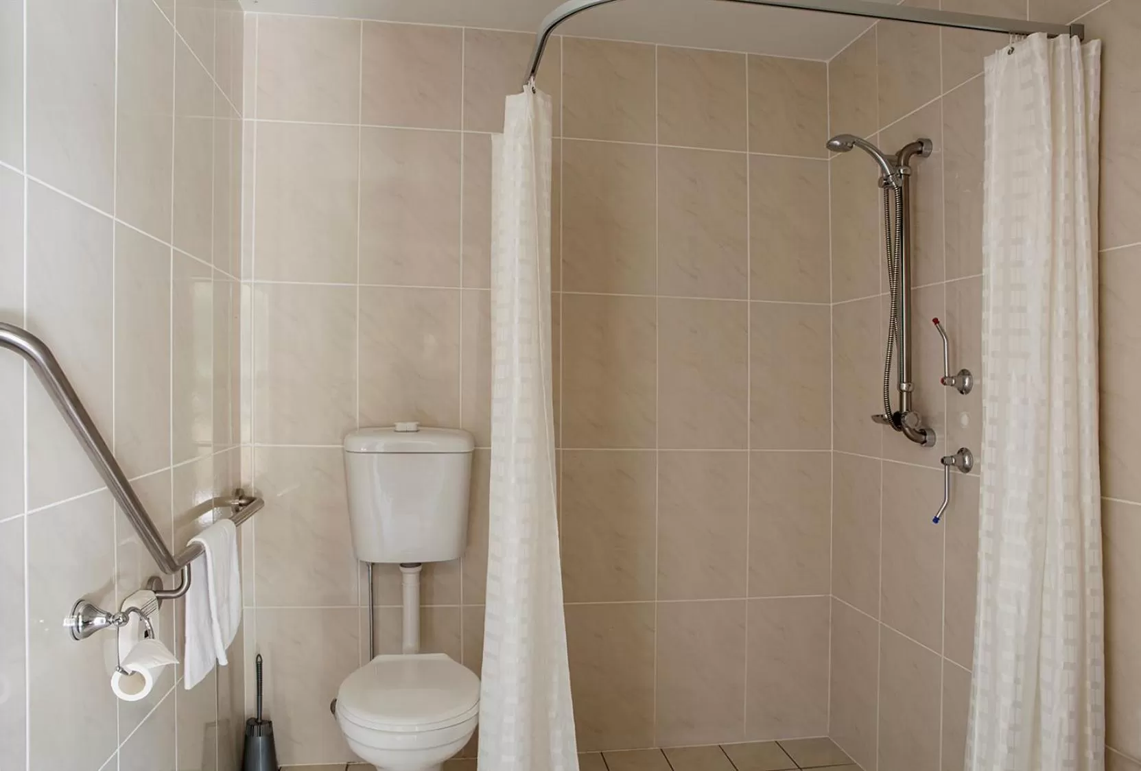 Toilet in Mandarin Motel