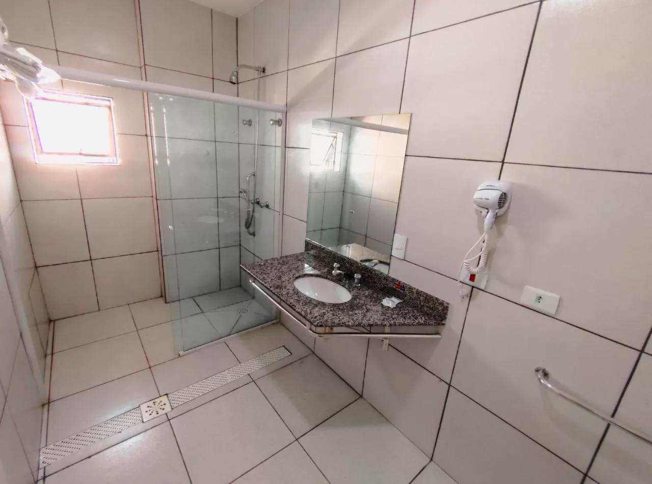 Bathroom in Granville Hotel