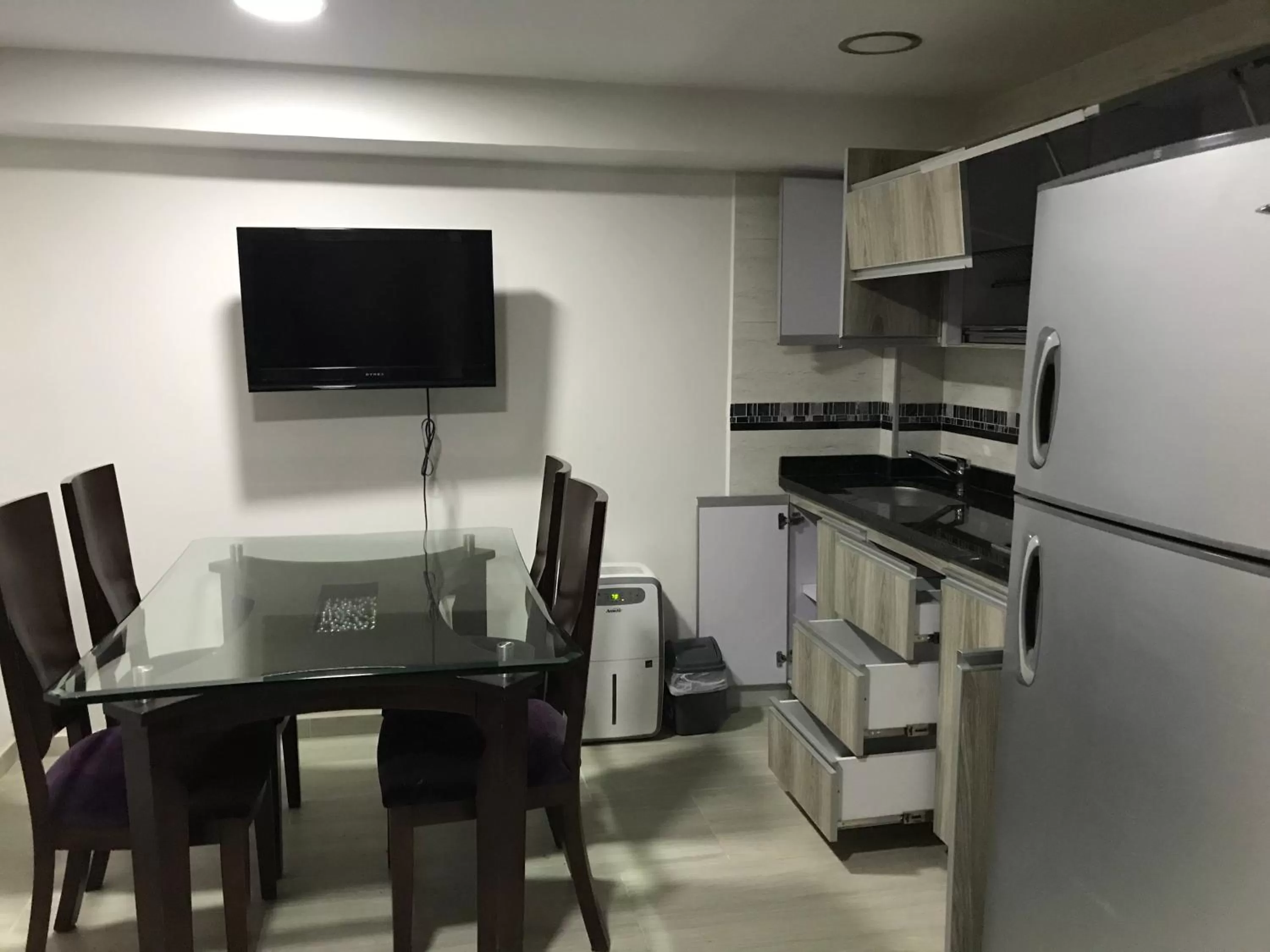 Basic Triple Room with Shared Bathroom in Hotel Palmi