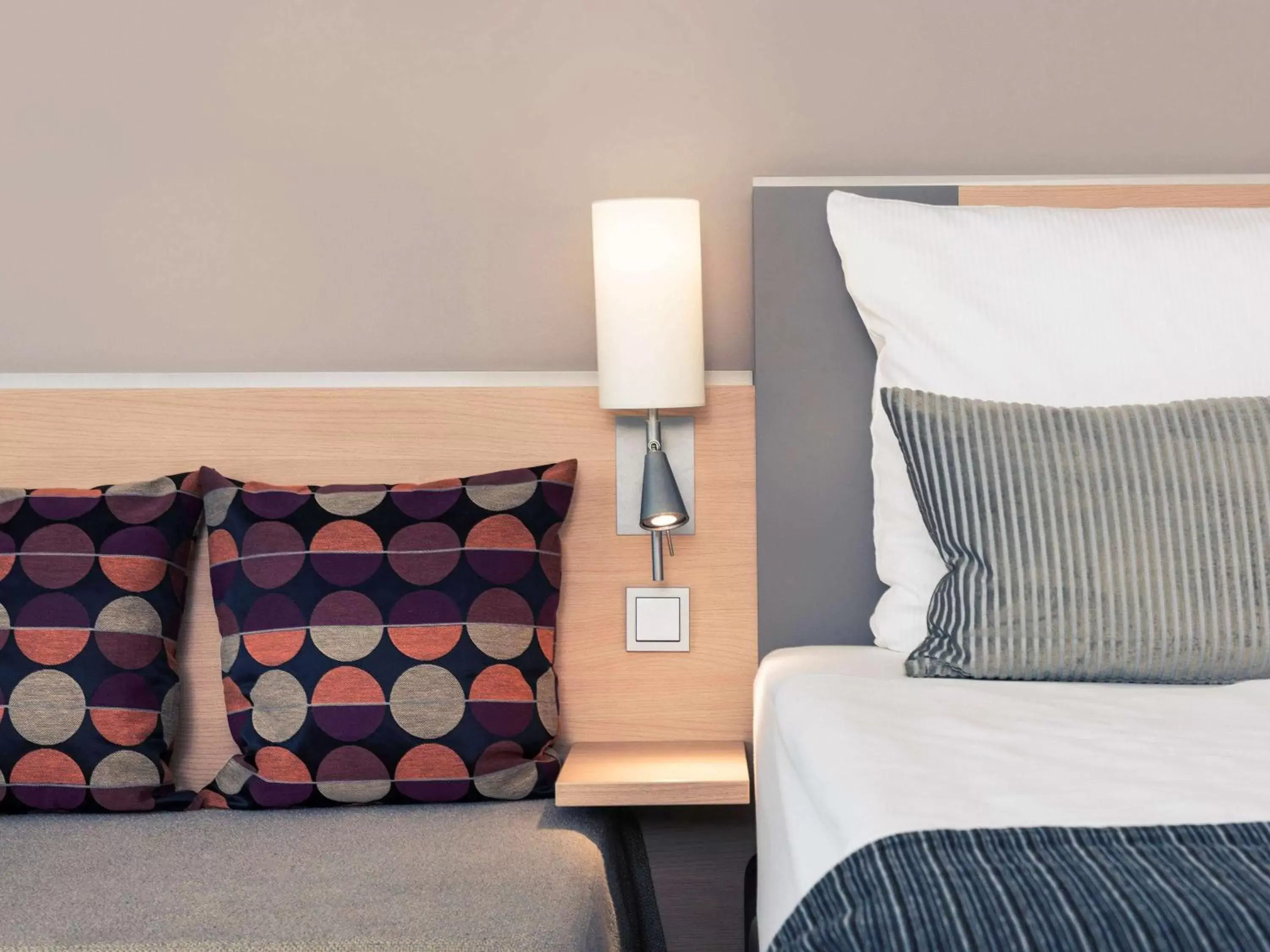 Superior Room with a Double Bed in Mercure Hotel Düsseldorf Neuss Superior Room with a Double Bed in Mercure Hotel Düsseldorf Neuss