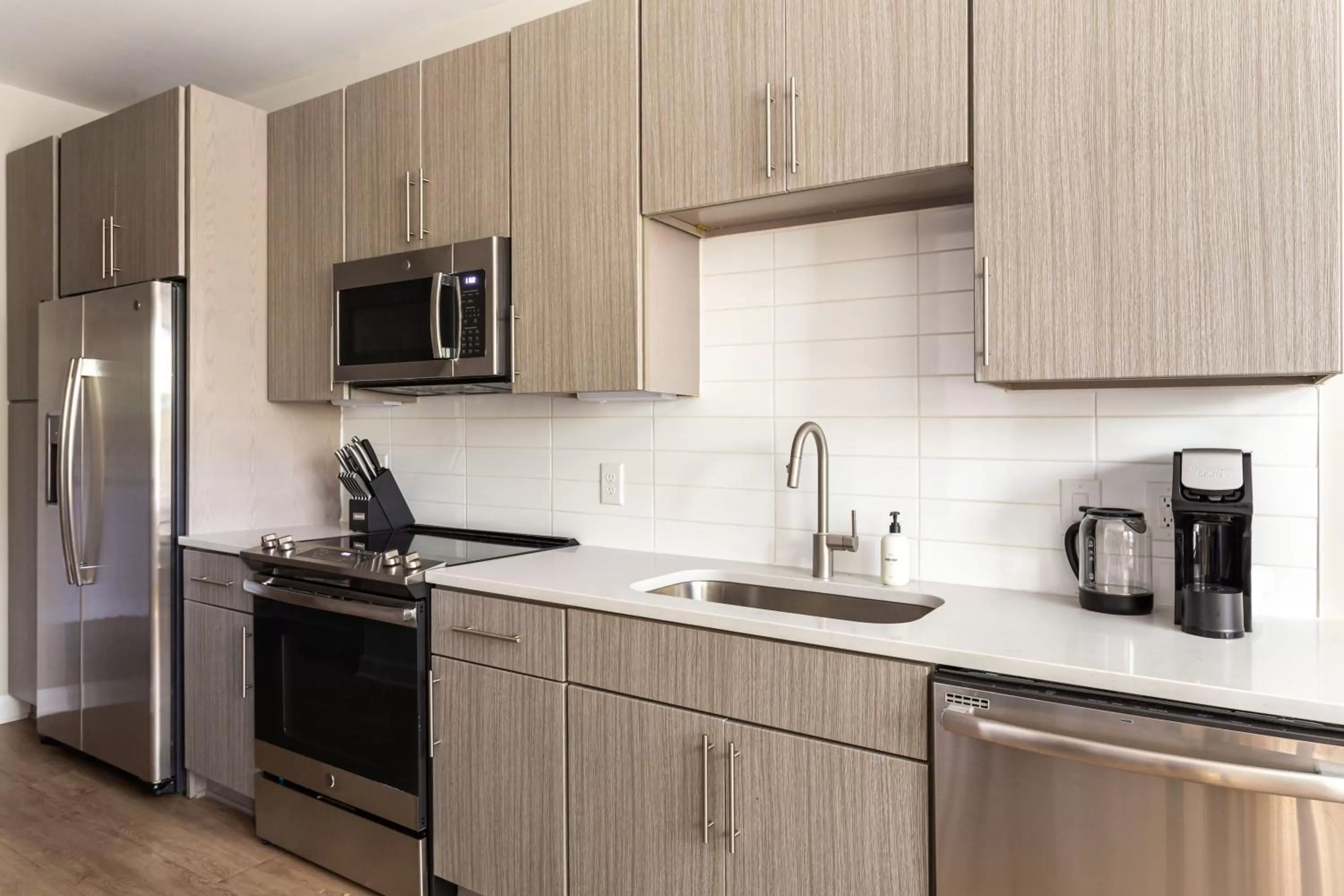 Coffee/tea facilities in Kasa FreeMoreWest Charlotte