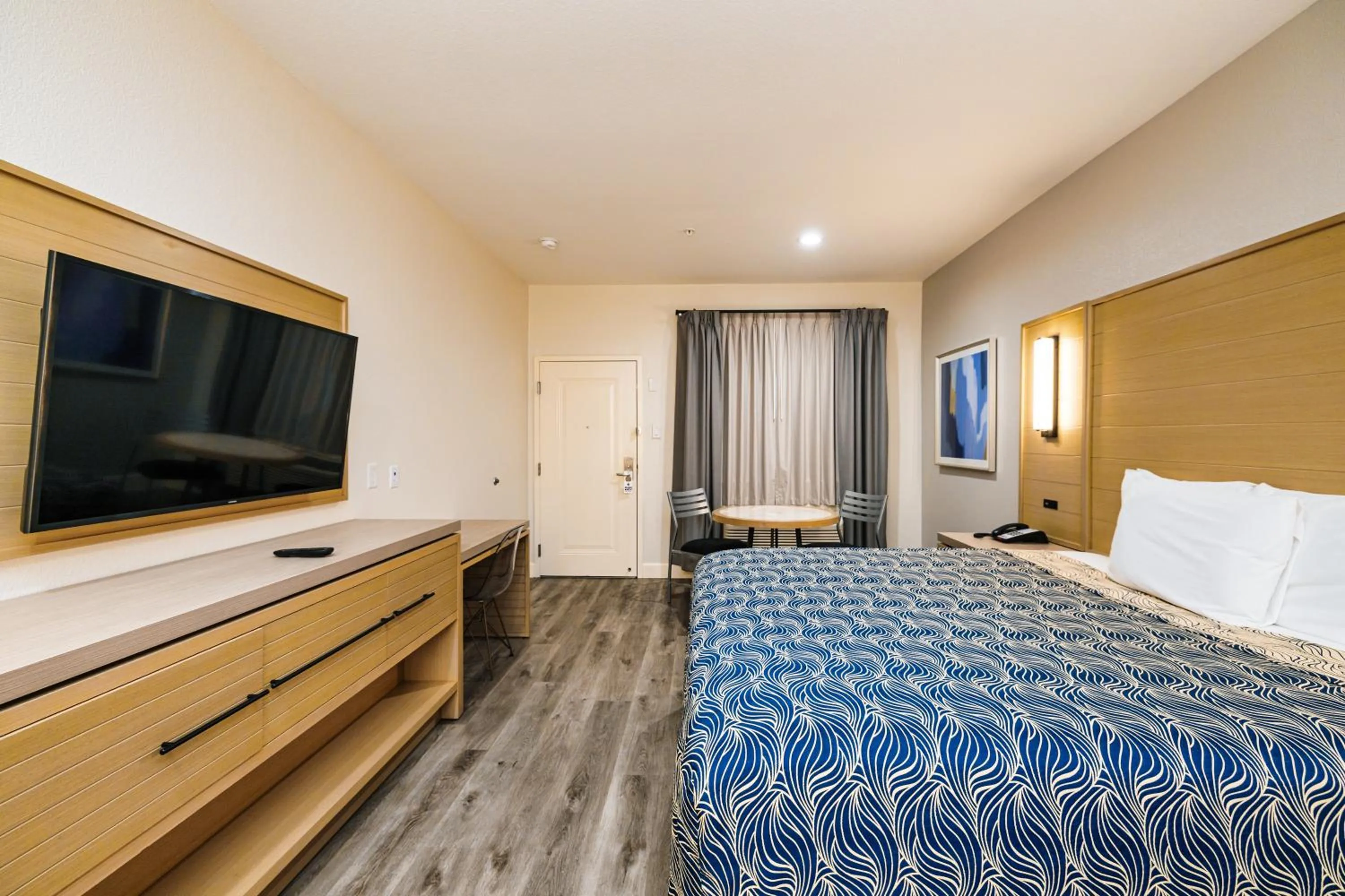 Bed in Palace Inn Blue-IAH East