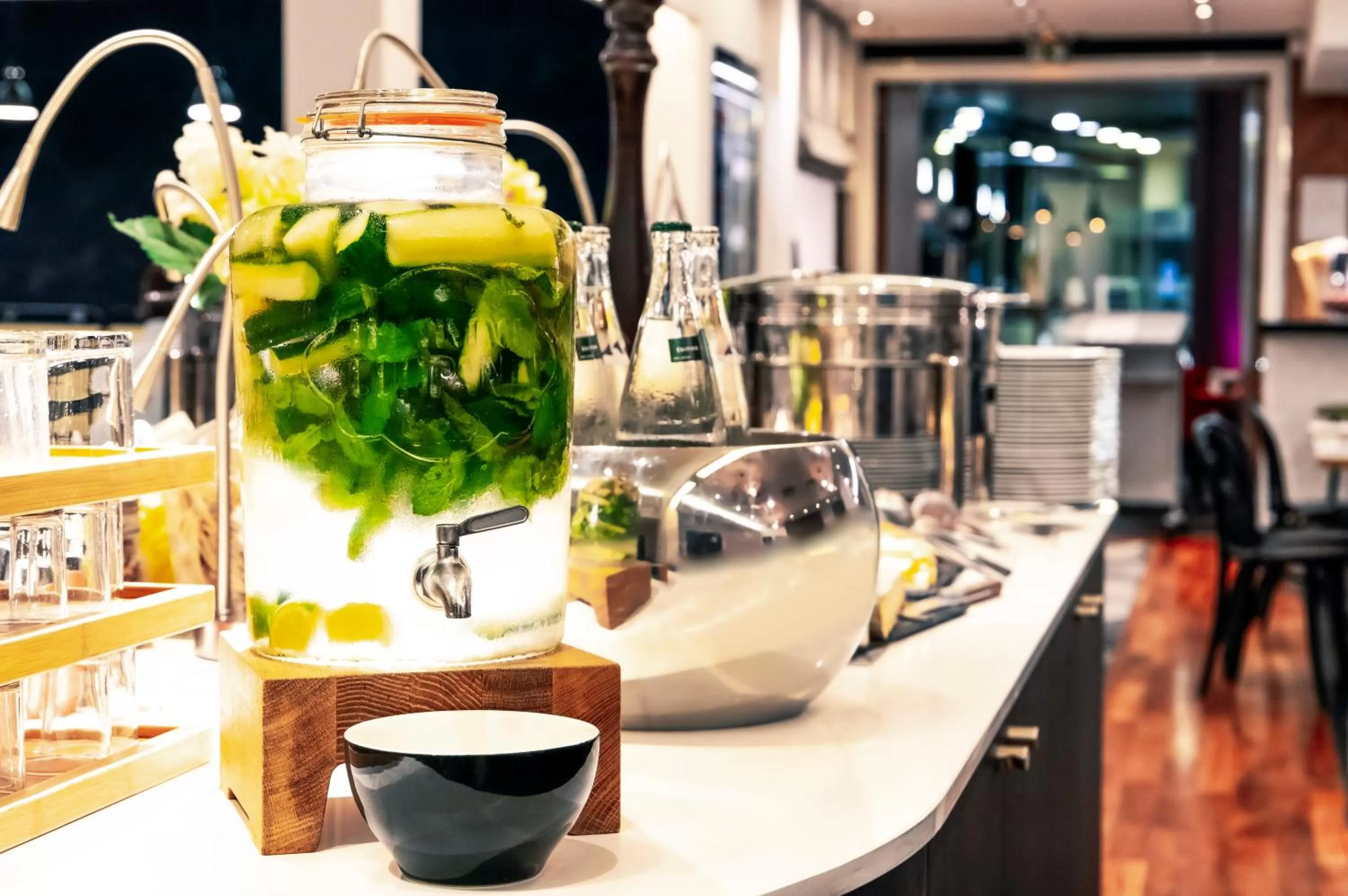 Food and drinks in Novotel Paris 17