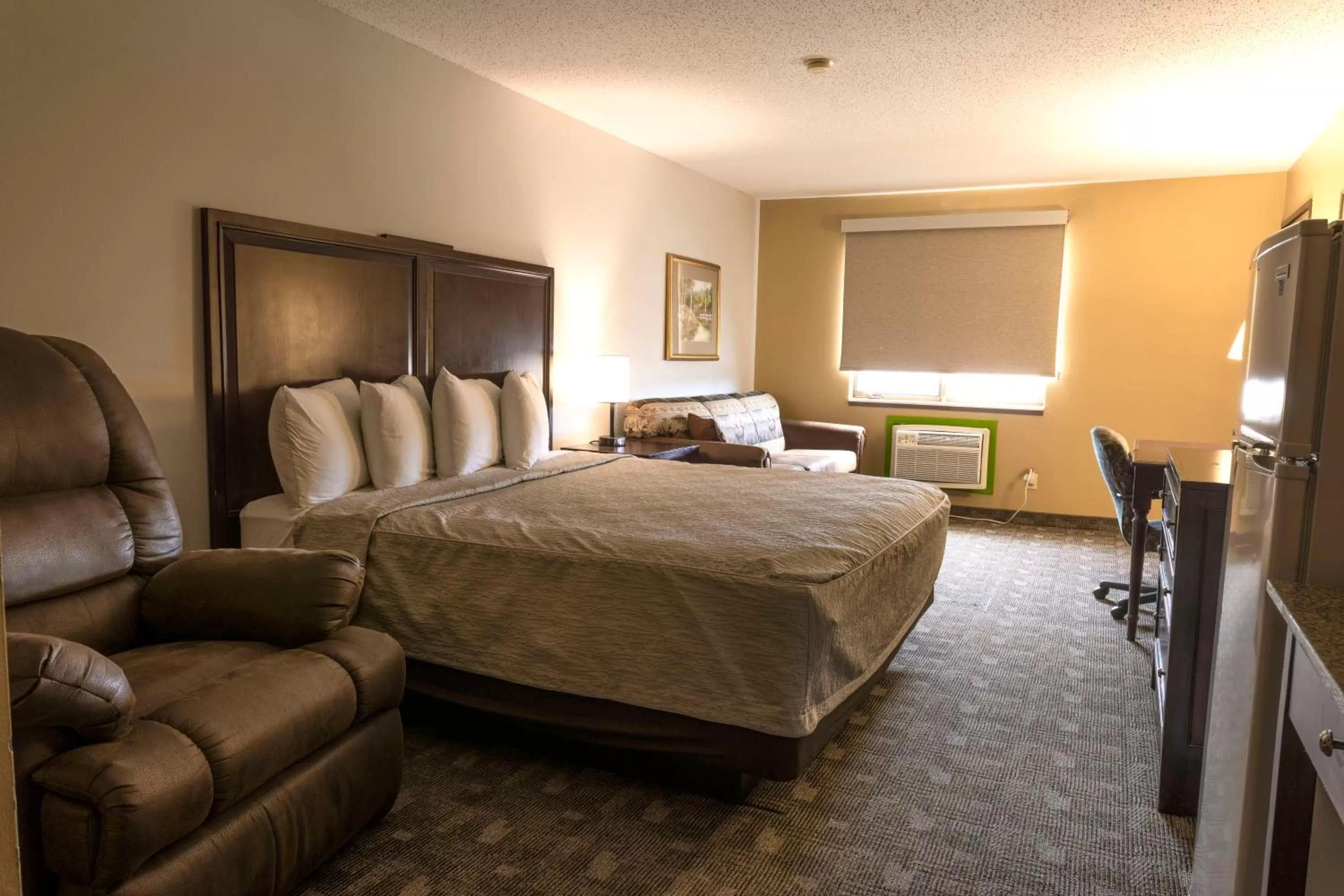 Bed in Governors Inn a Travelodge by Wyndham