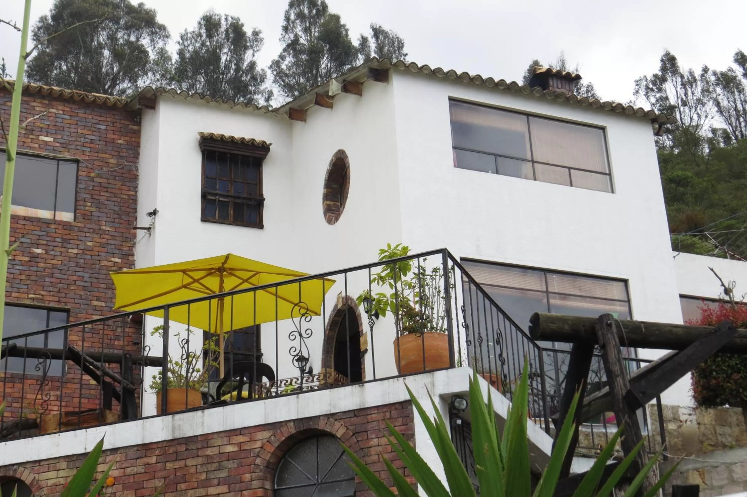 Facade/entrance in El Pedregal Sopó
