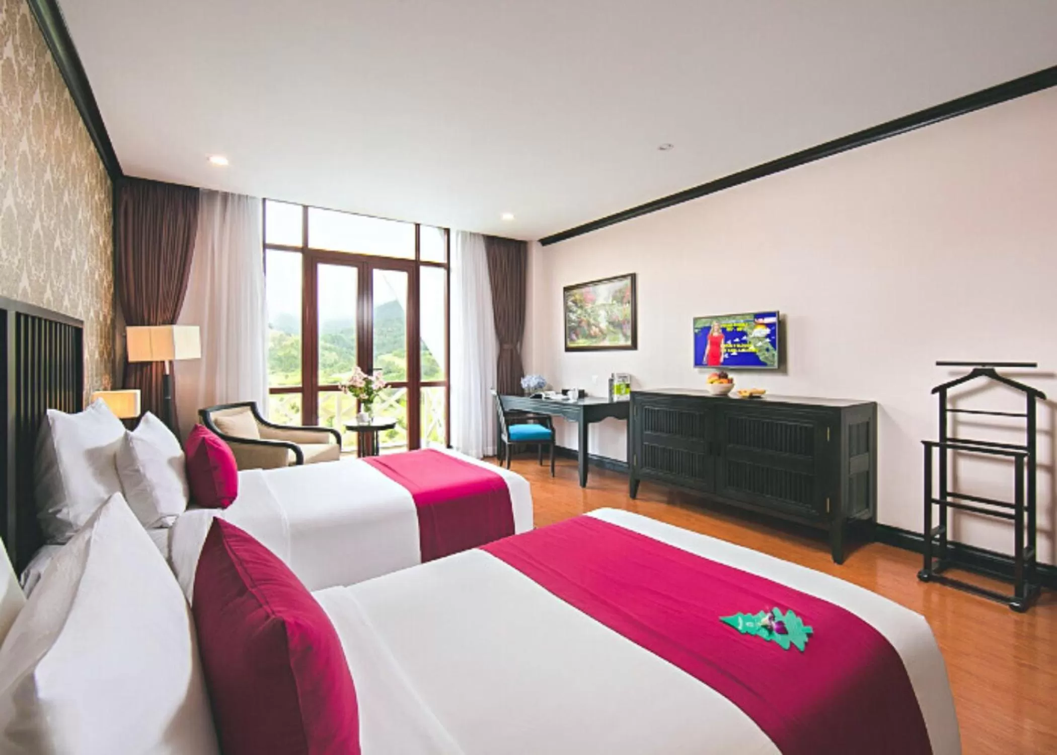 Photo of the whole room, Bed in Swiss-Belresort Tuyen Lam