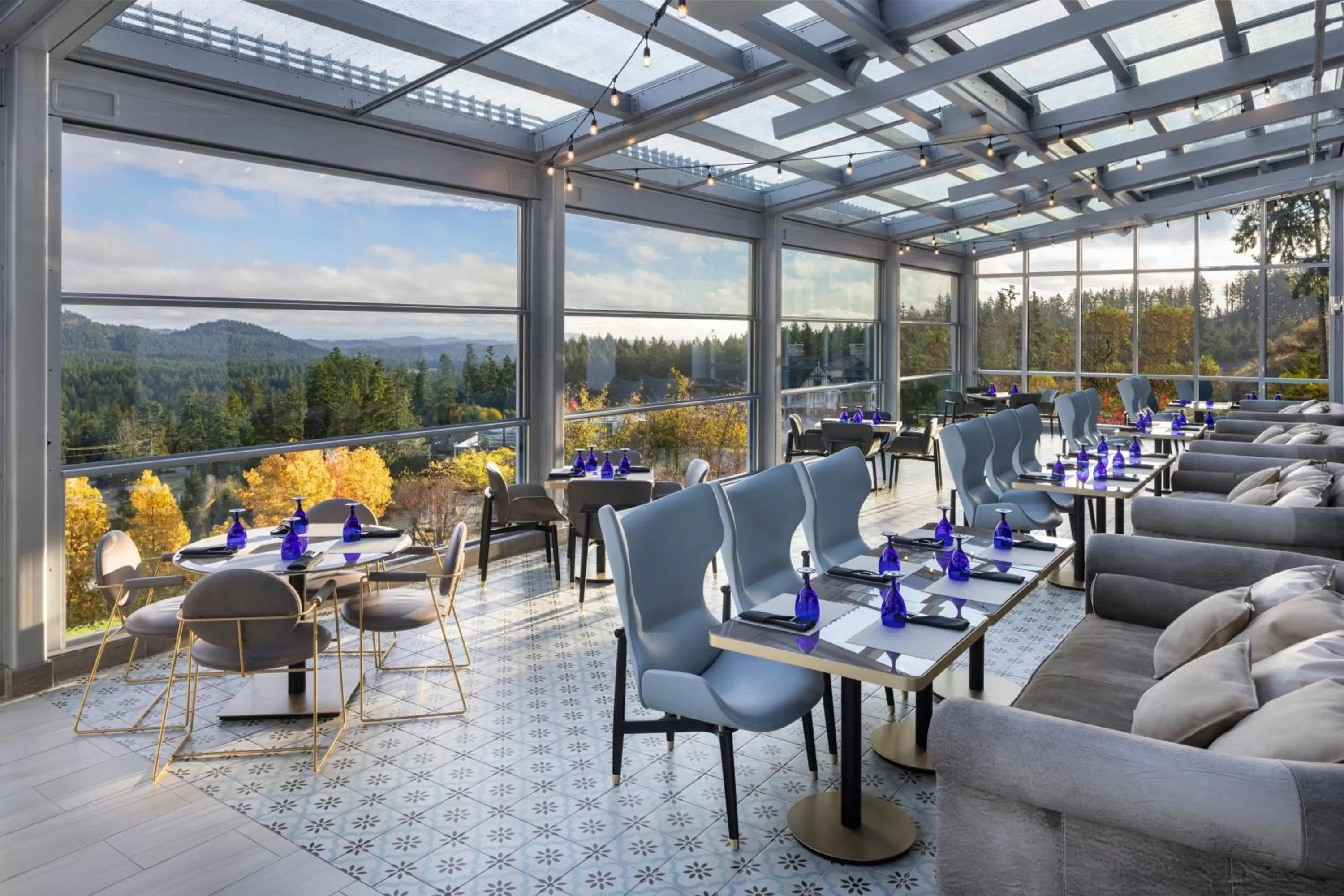 Lounge or bar in The Westin Bear Mountain Resort & Spa, Victoria