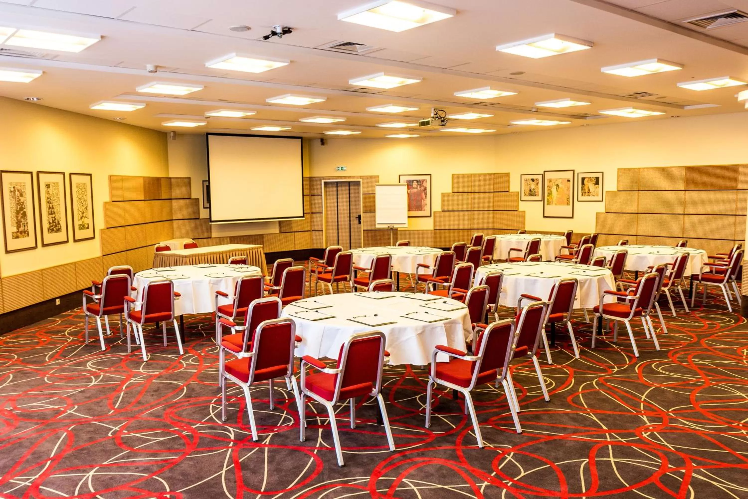 Meeting/conference room in Holiday Inn Budapest-Budaörs by IHG