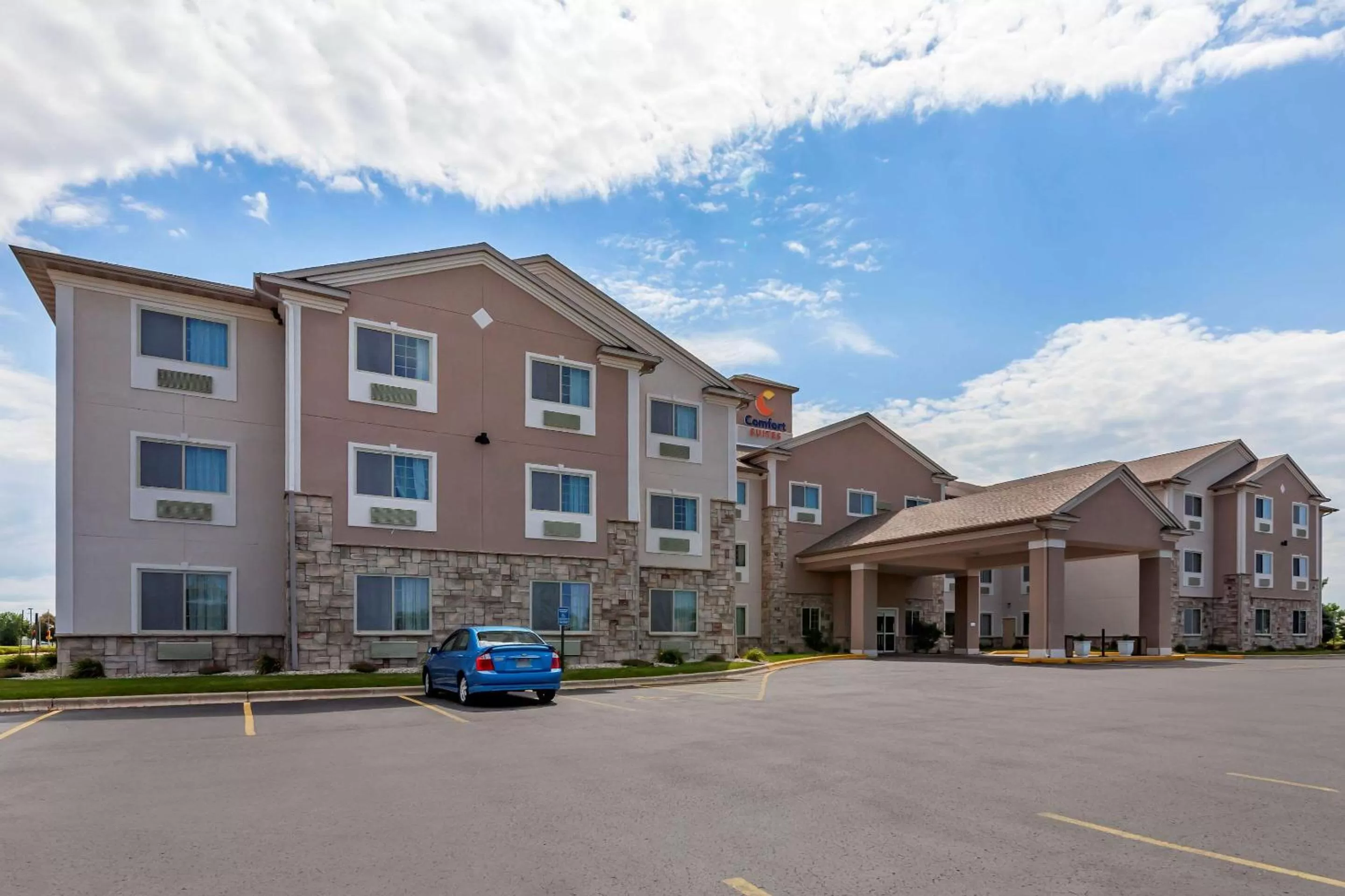 Property building in Comfort Suites Delavan - Lake Geneva Area