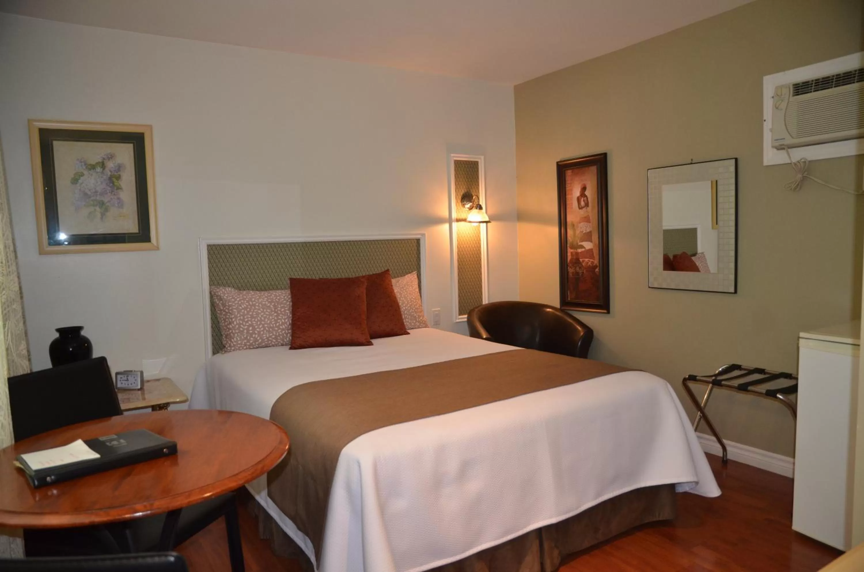 Bedroom, Bed in Motel Derfal