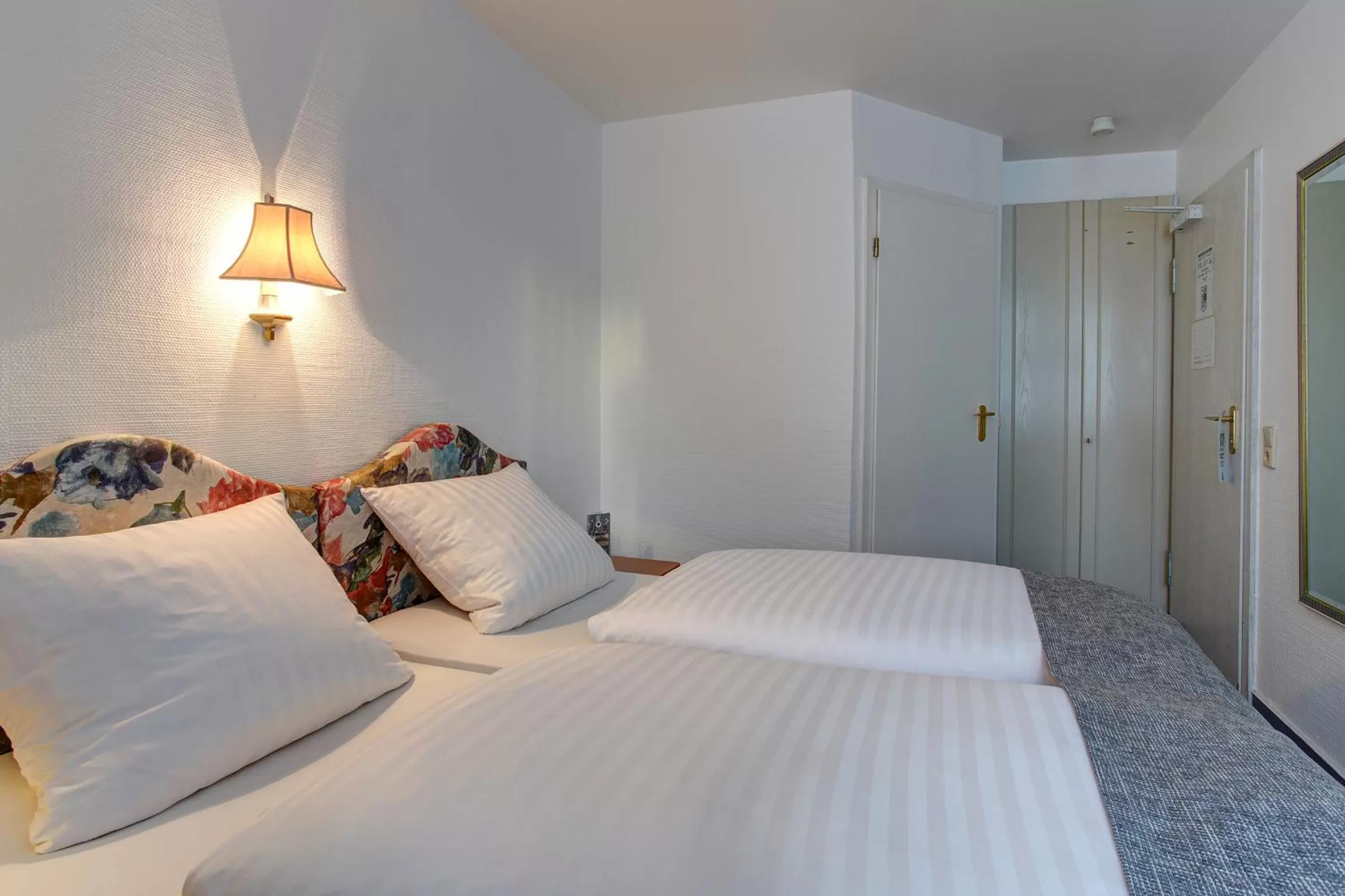 Photo of the whole room, Bed in Centro Hotel Arde Köln City, Trademark Collection by Wyndham