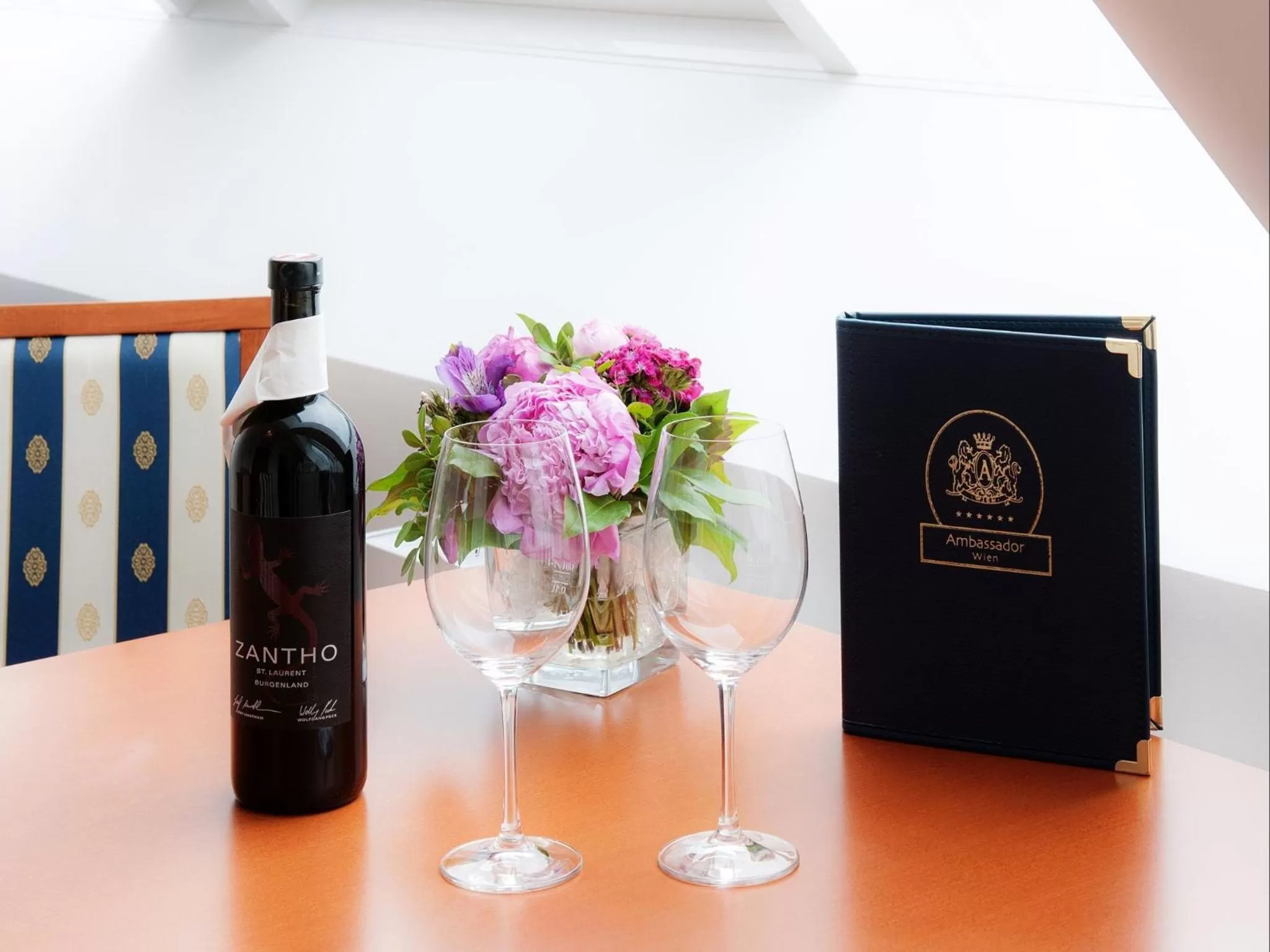 Dining area in Hotel Ambassador