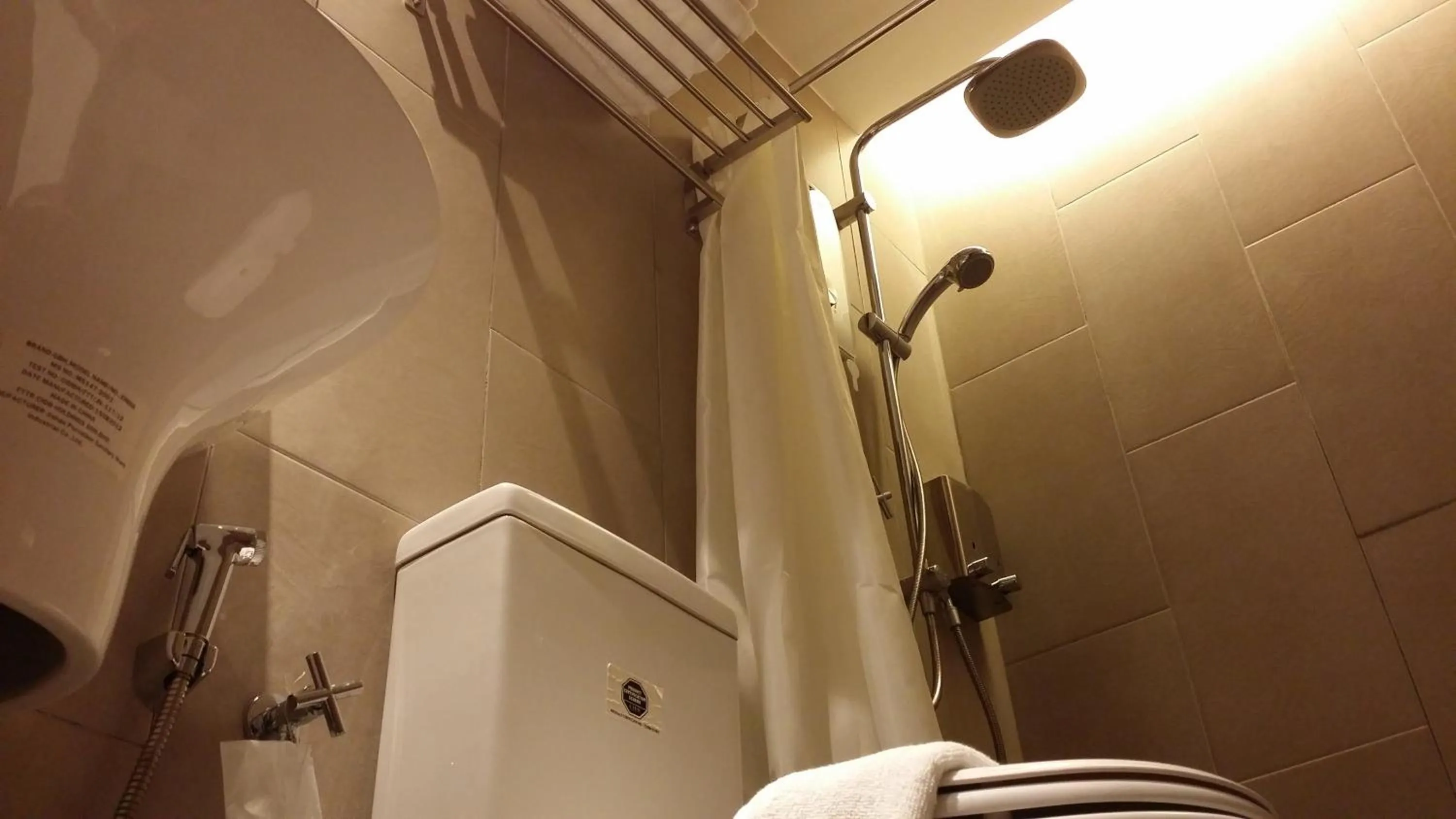Shower in Go Hotel