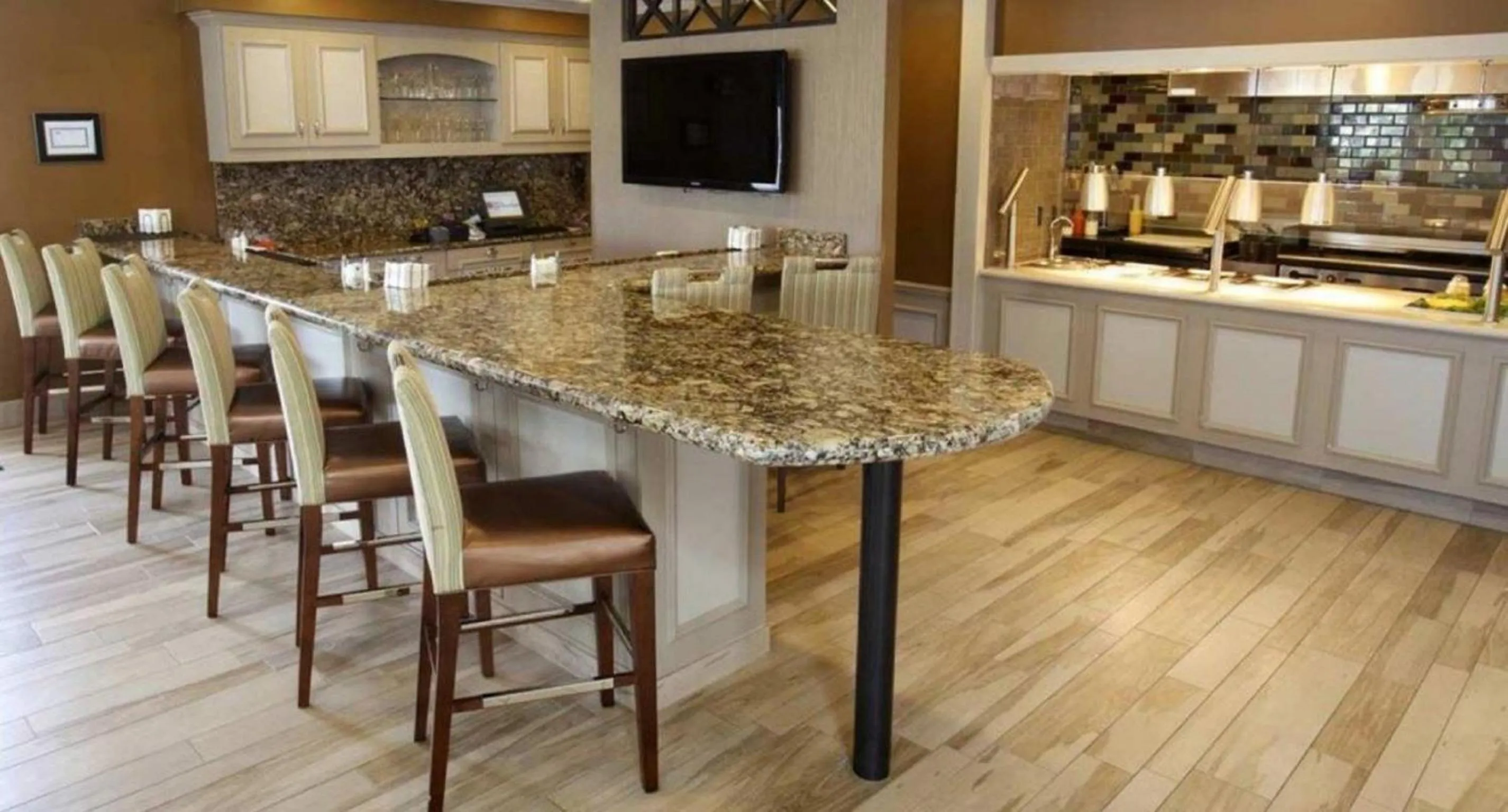 Restaurant/places to eat in Shutters Hotel