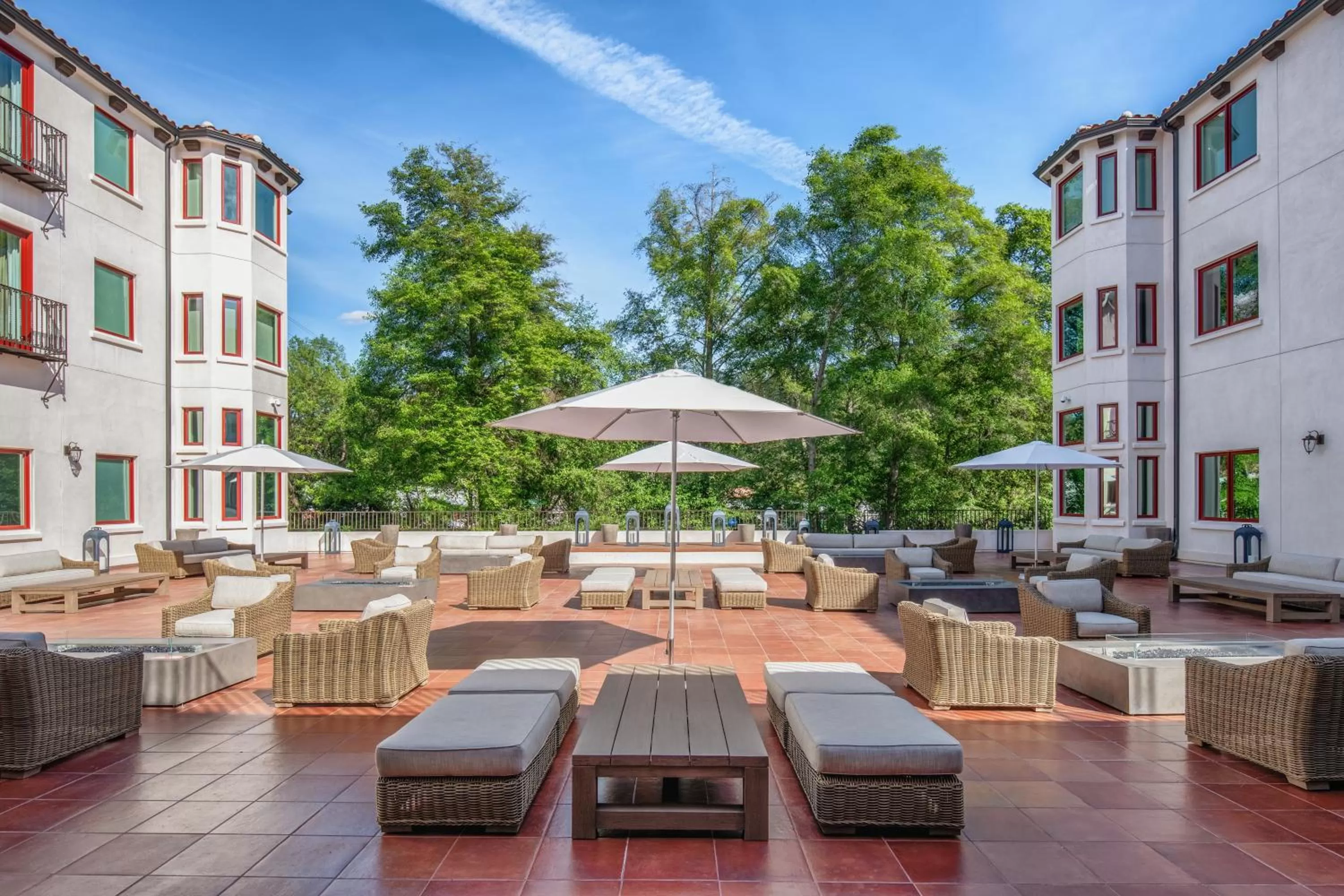 Patio in Four Points by Sheraton Santa Cruz Scotts Valley