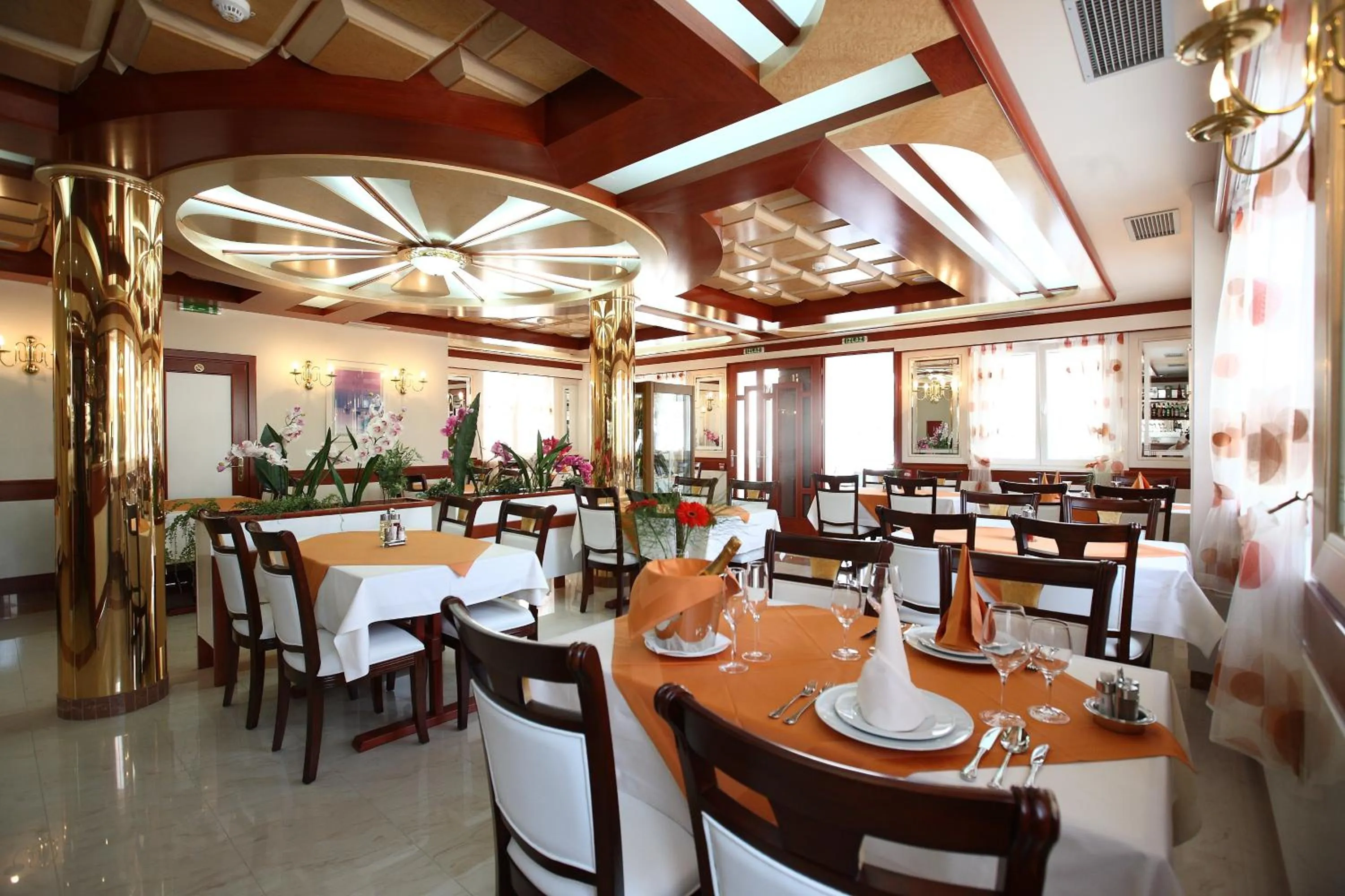 Restaurant/places to eat in Hotel Trogir Palace