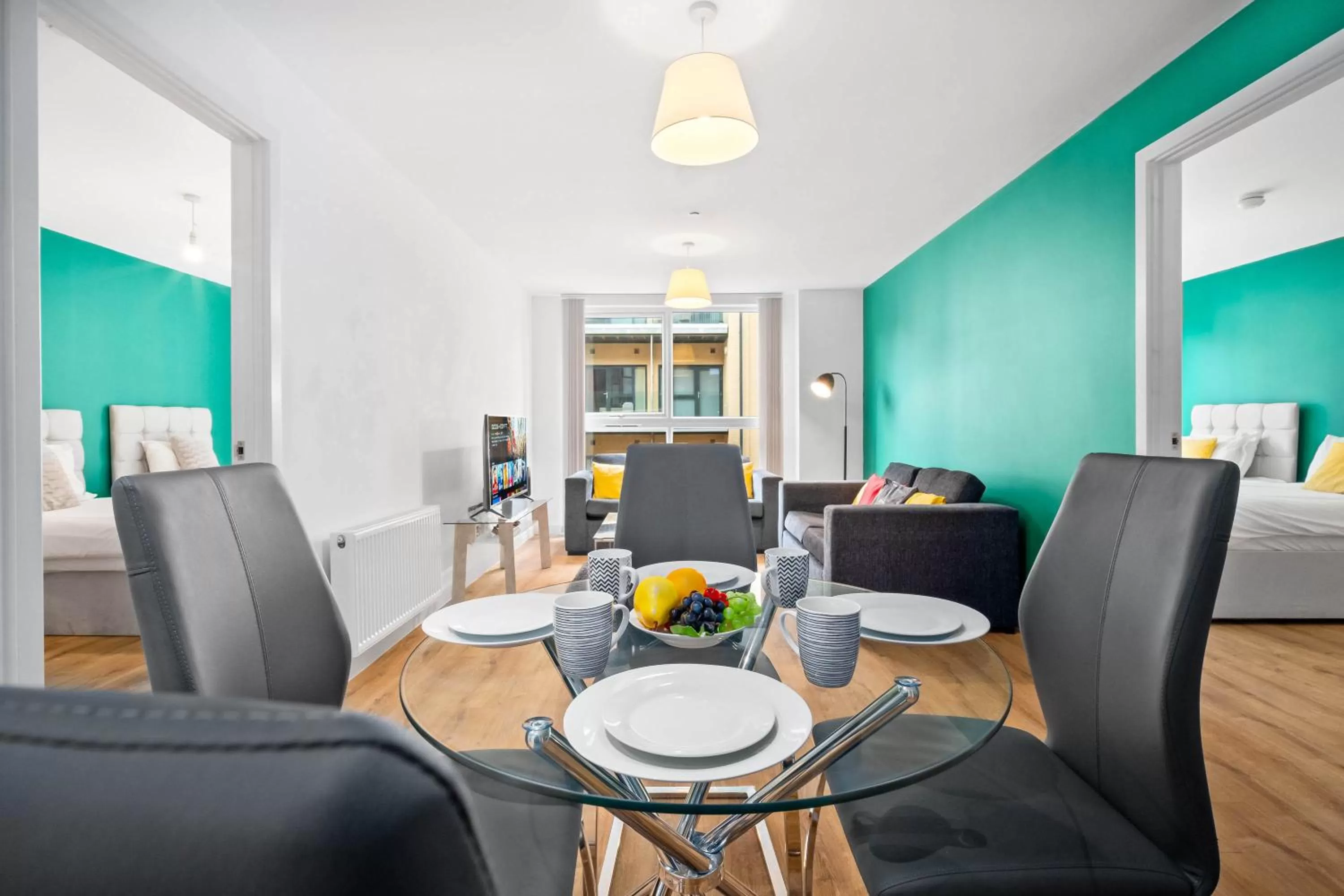 TV and multimedia, Dining Area in Onyx O2 Arena Brindley Place Broad Street Large Spacious Apartment