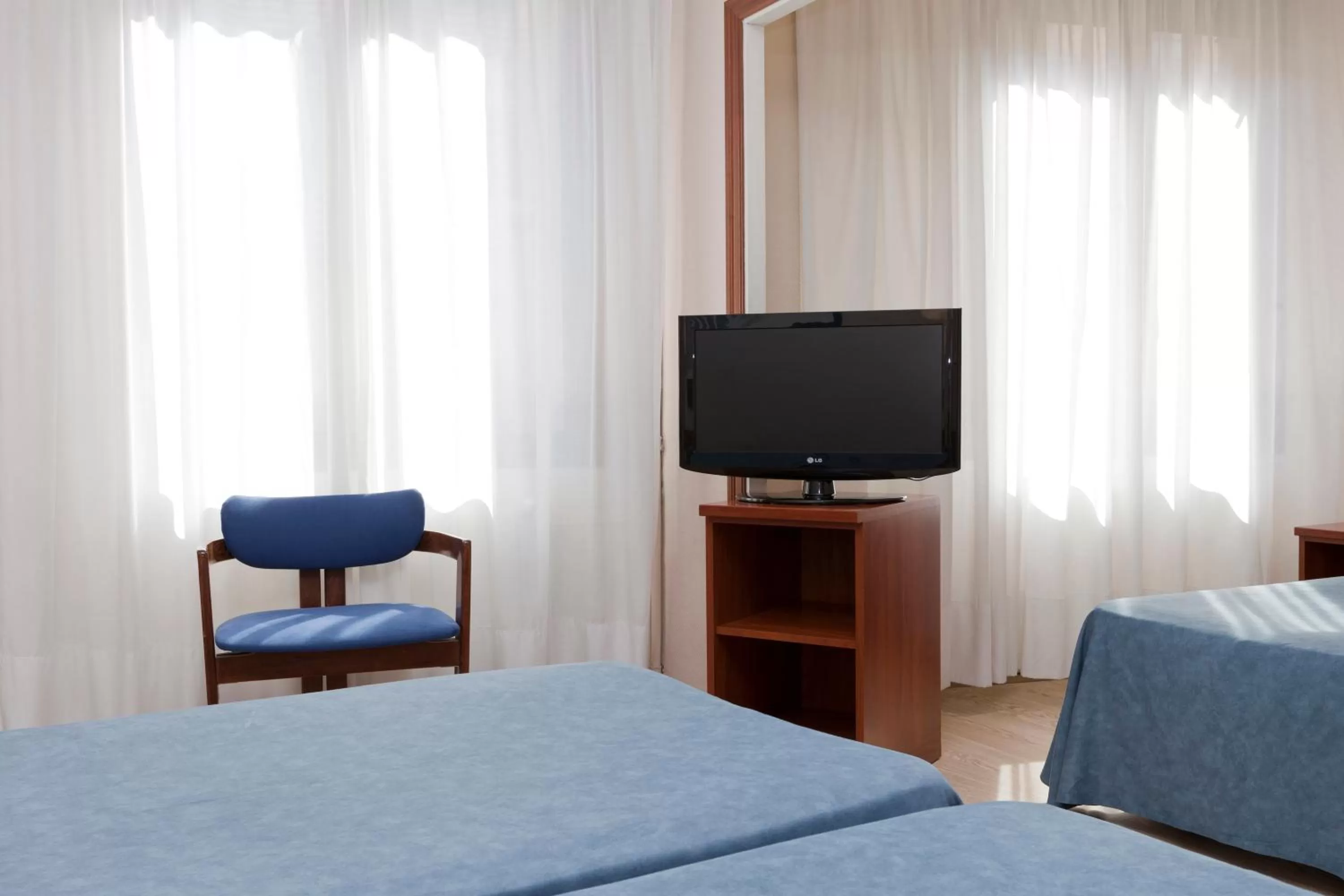 Bedroom, Bed in Peninsular