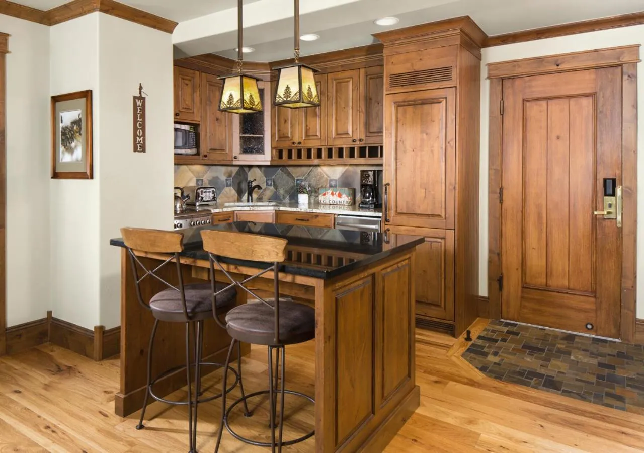 Kitchen or kitchenette in Manor Vail Lodge