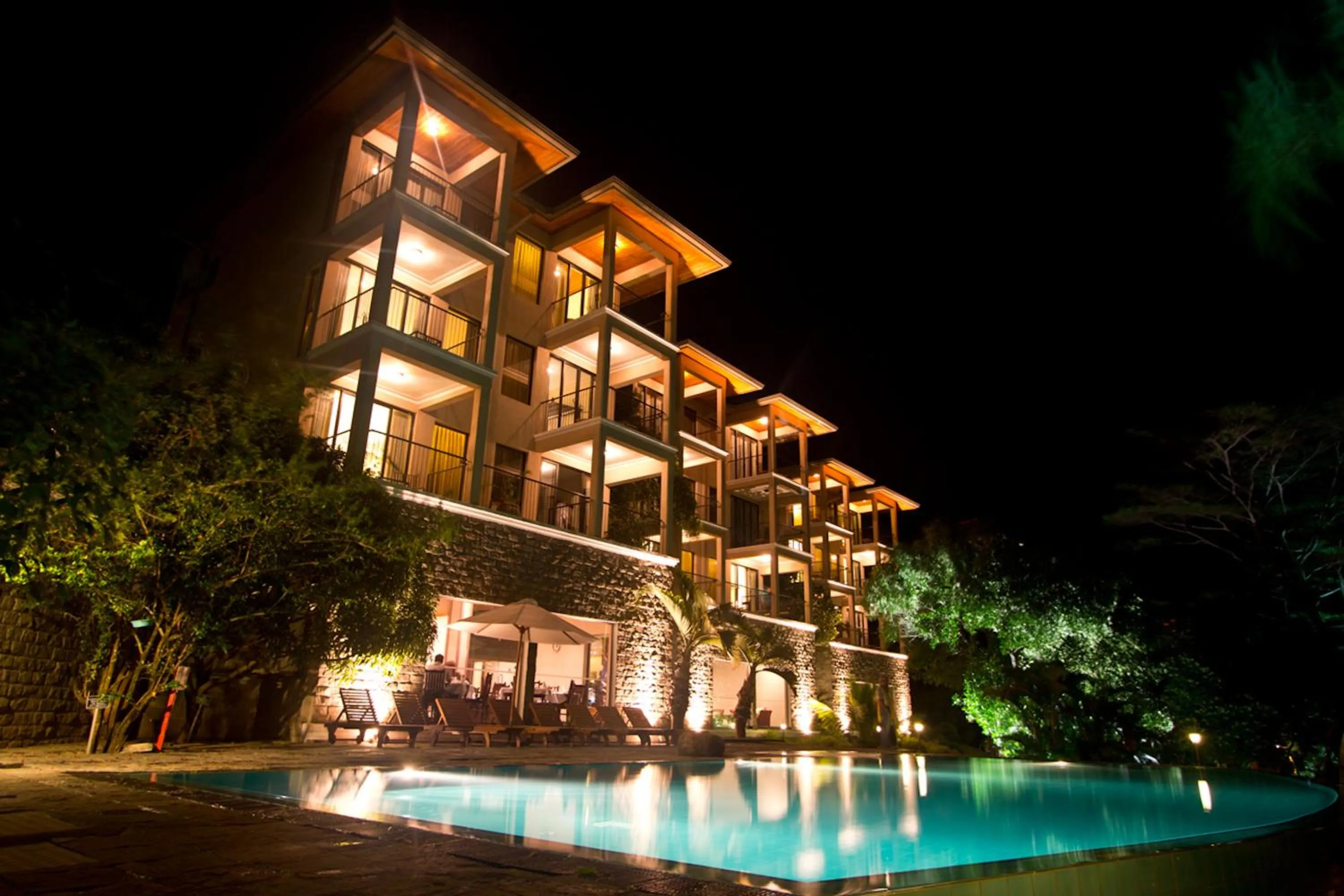 Property building in Randholee Resort & Spa