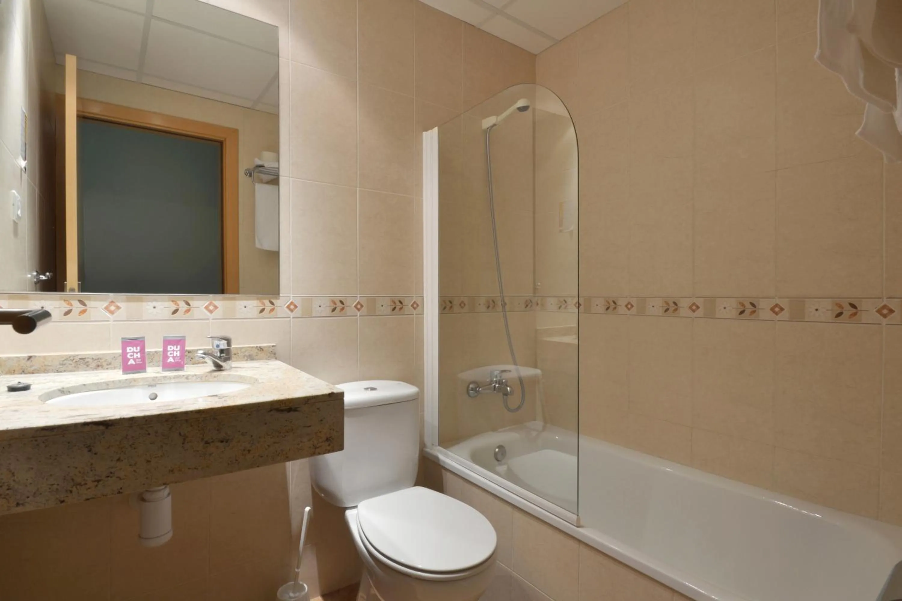 Bathroom in El Camí Hotel