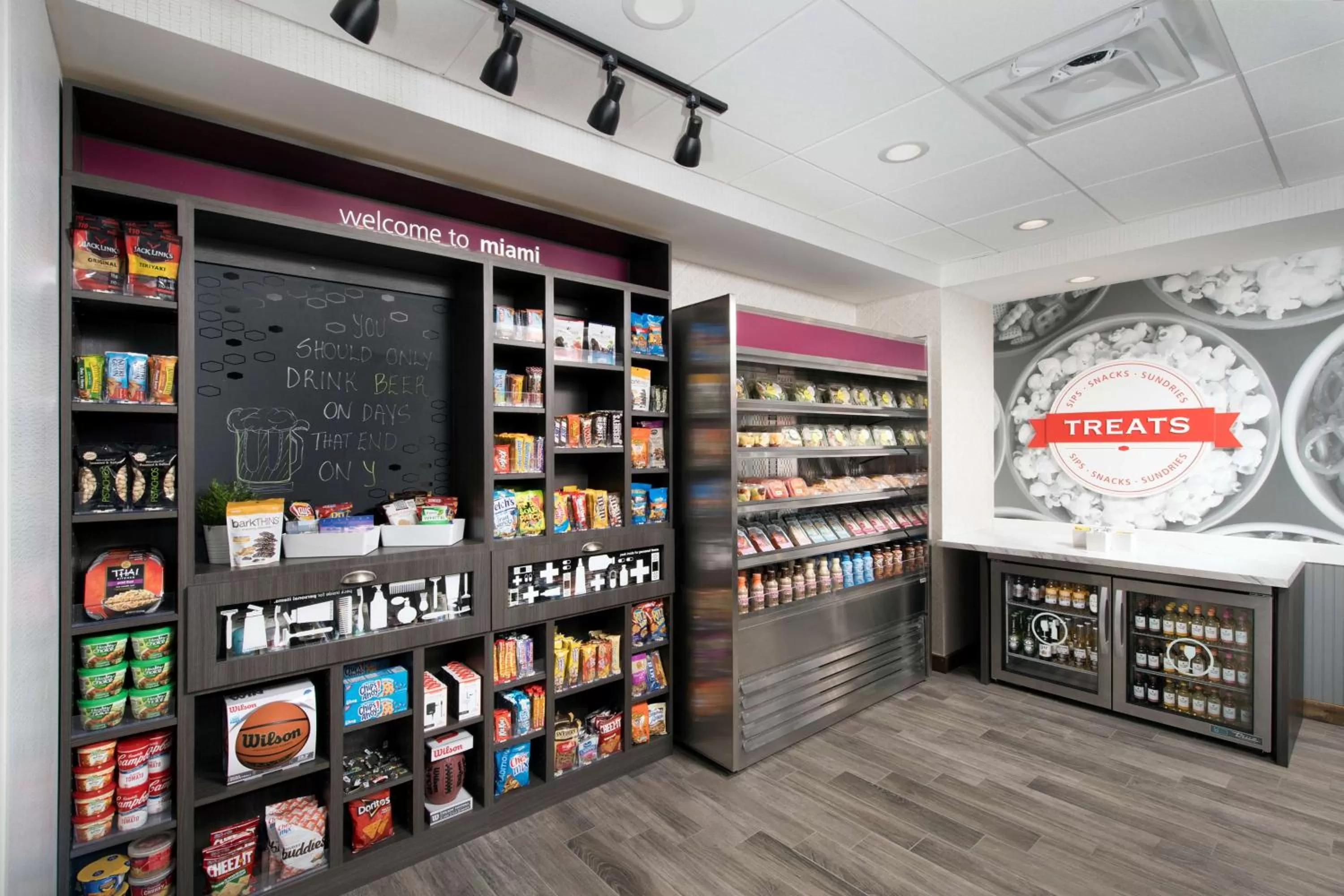 Restaurant/places to eat in Hampton Inn Miami Airport East