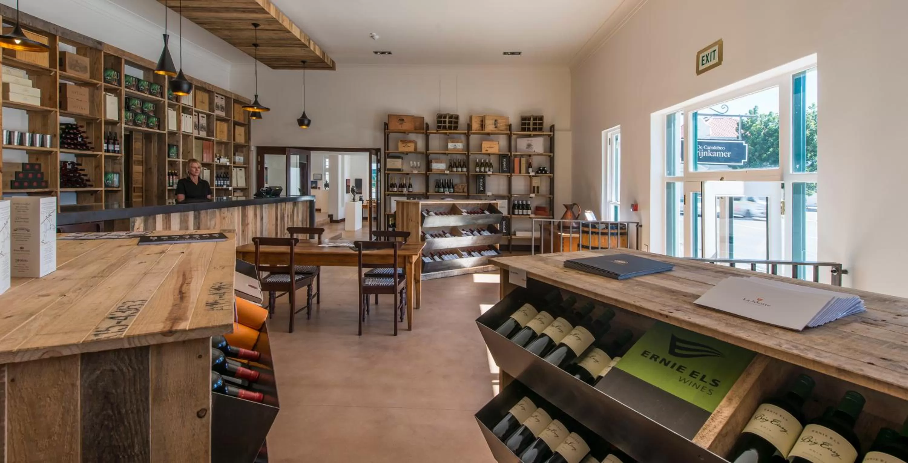 Lounge or bar in Drostdy Hotel