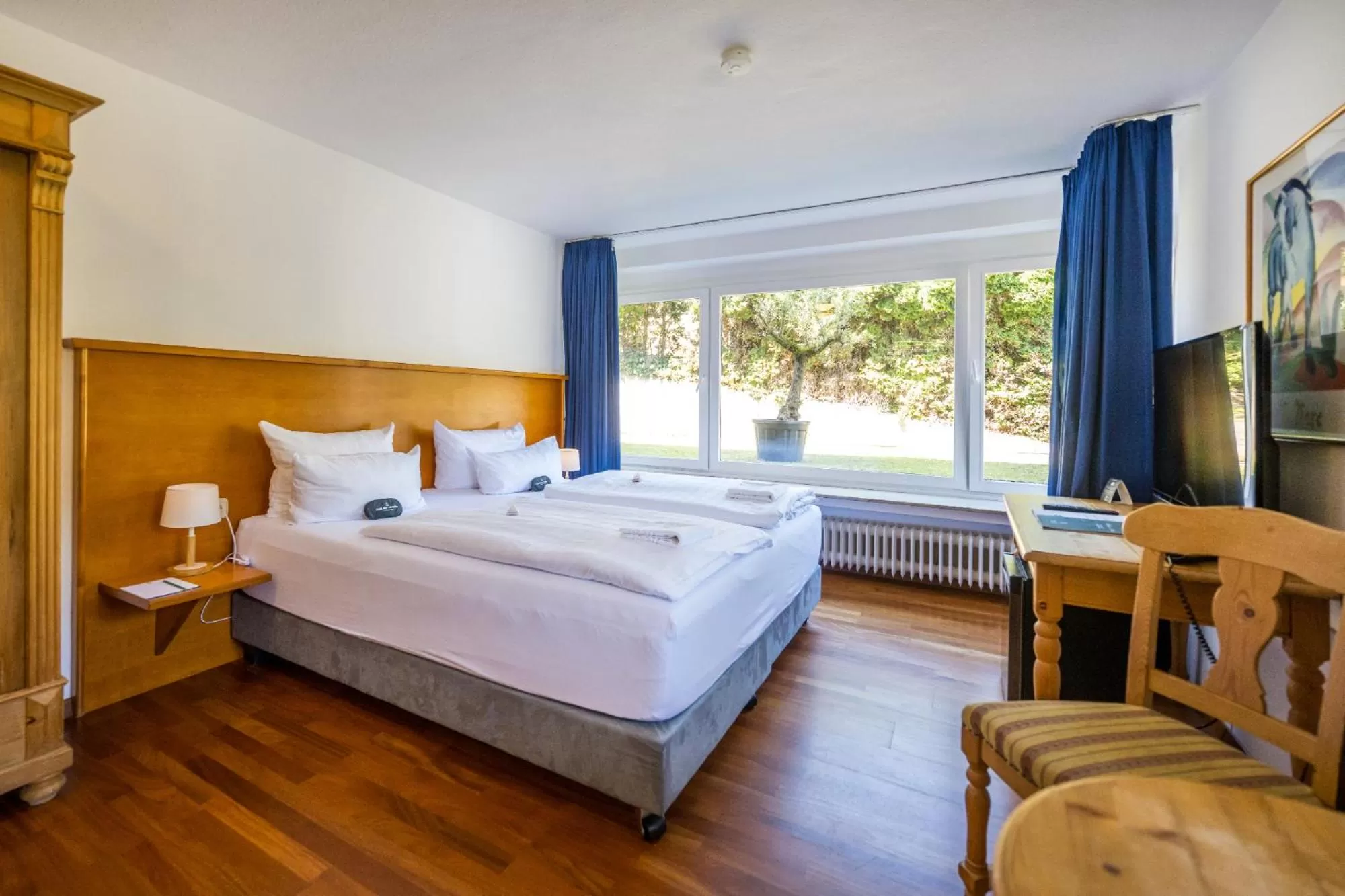 Photo of the whole room, Bed in Moselromantik Hotel Kessler Meyer